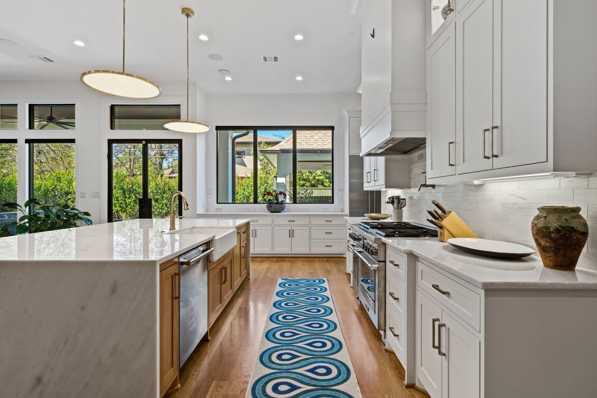  878 W 41st Street - 物件實景