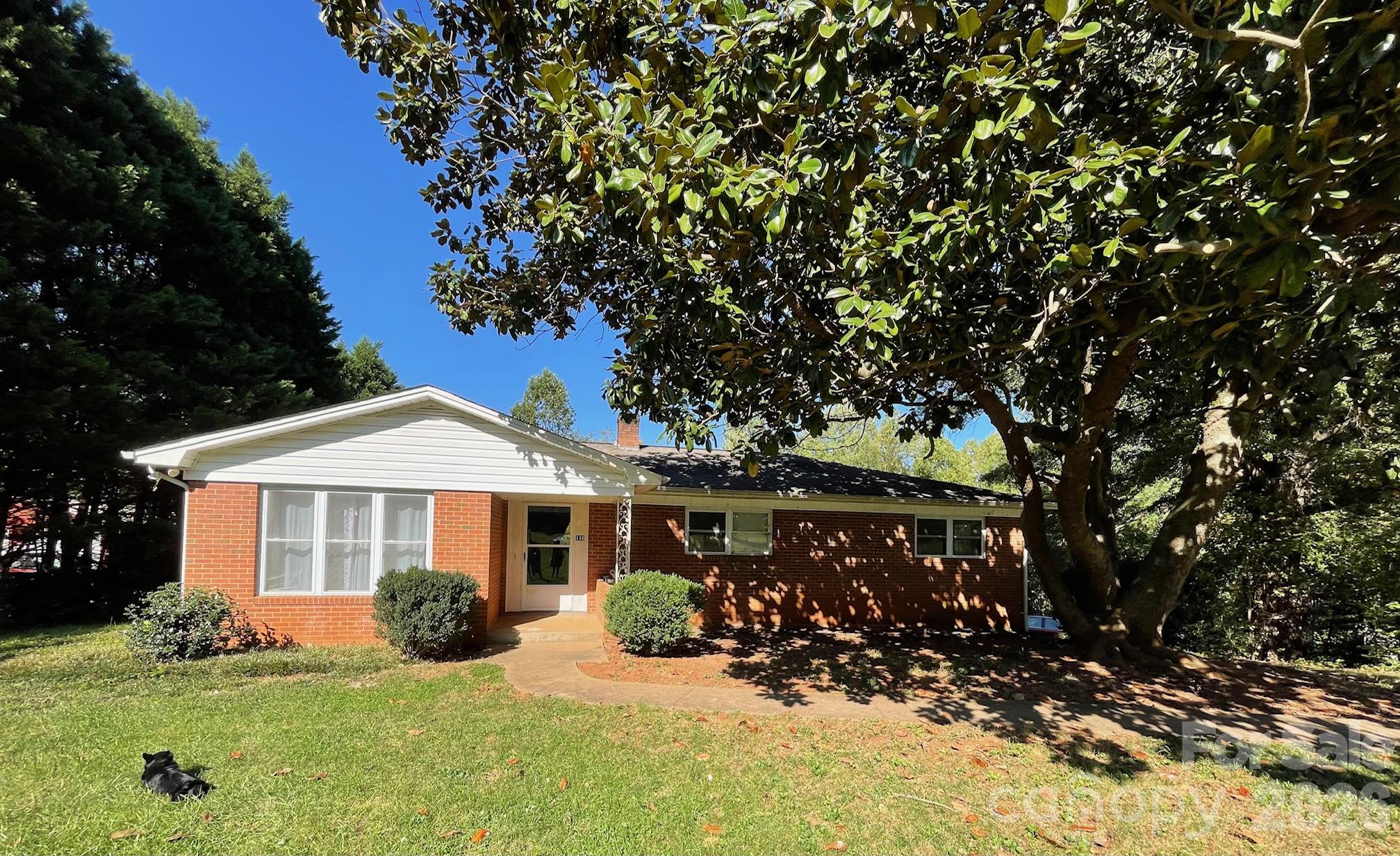 Poteat Dr, Morganton, NC 28655