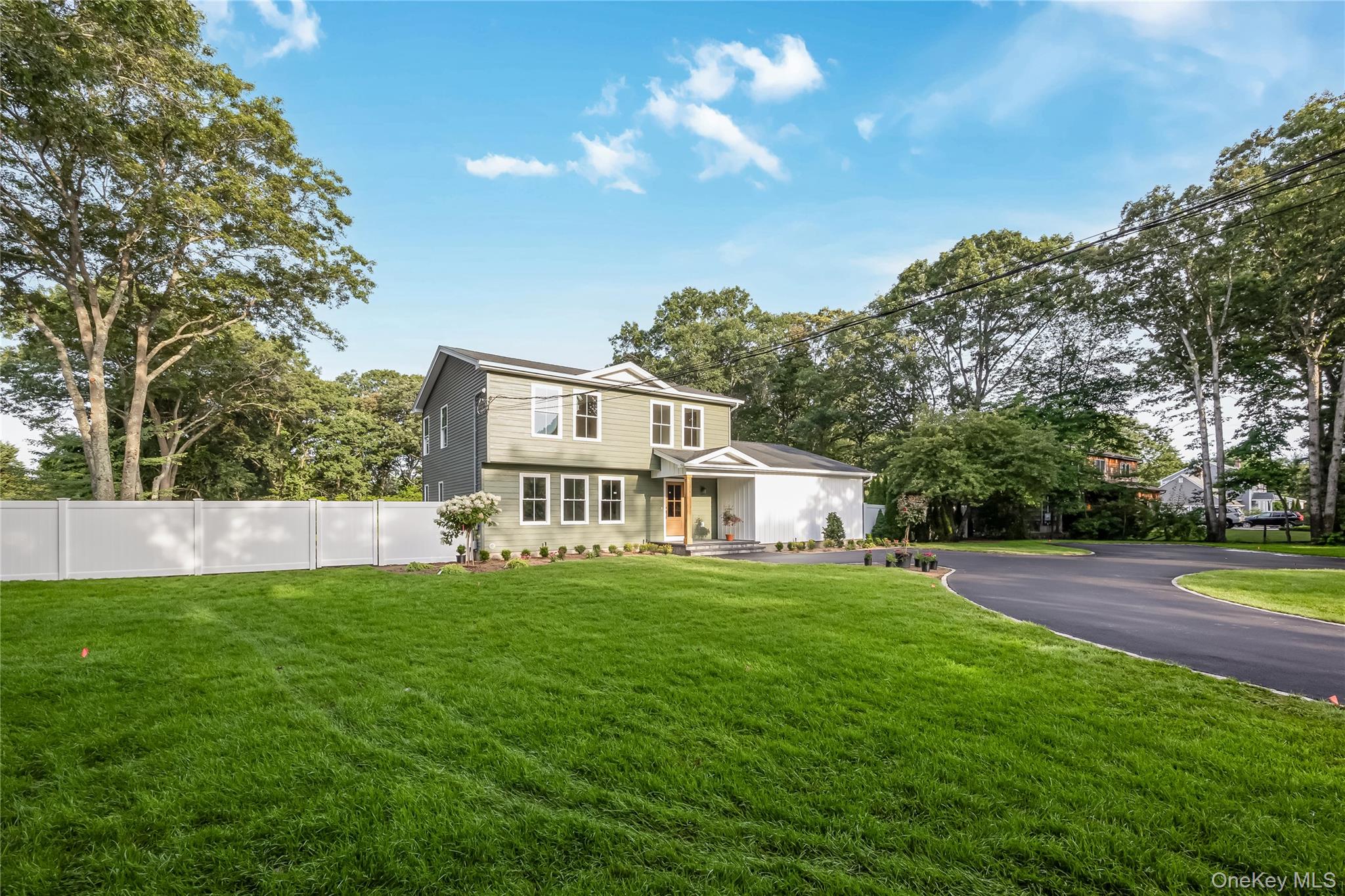 Miller Place, New York, 11764, United States, 4 Bedrooms Bedrooms, ,4 BathroomsBathrooms,Residential,For Sale,1902062