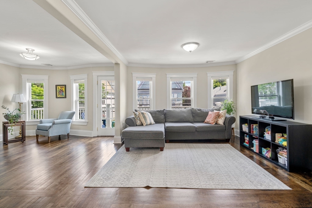 Somerville, Massachusetts, 02144, United States, 3 Bedrooms Bedrooms, ,3 BathroomsBathrooms,Residential,For Sale,1940459