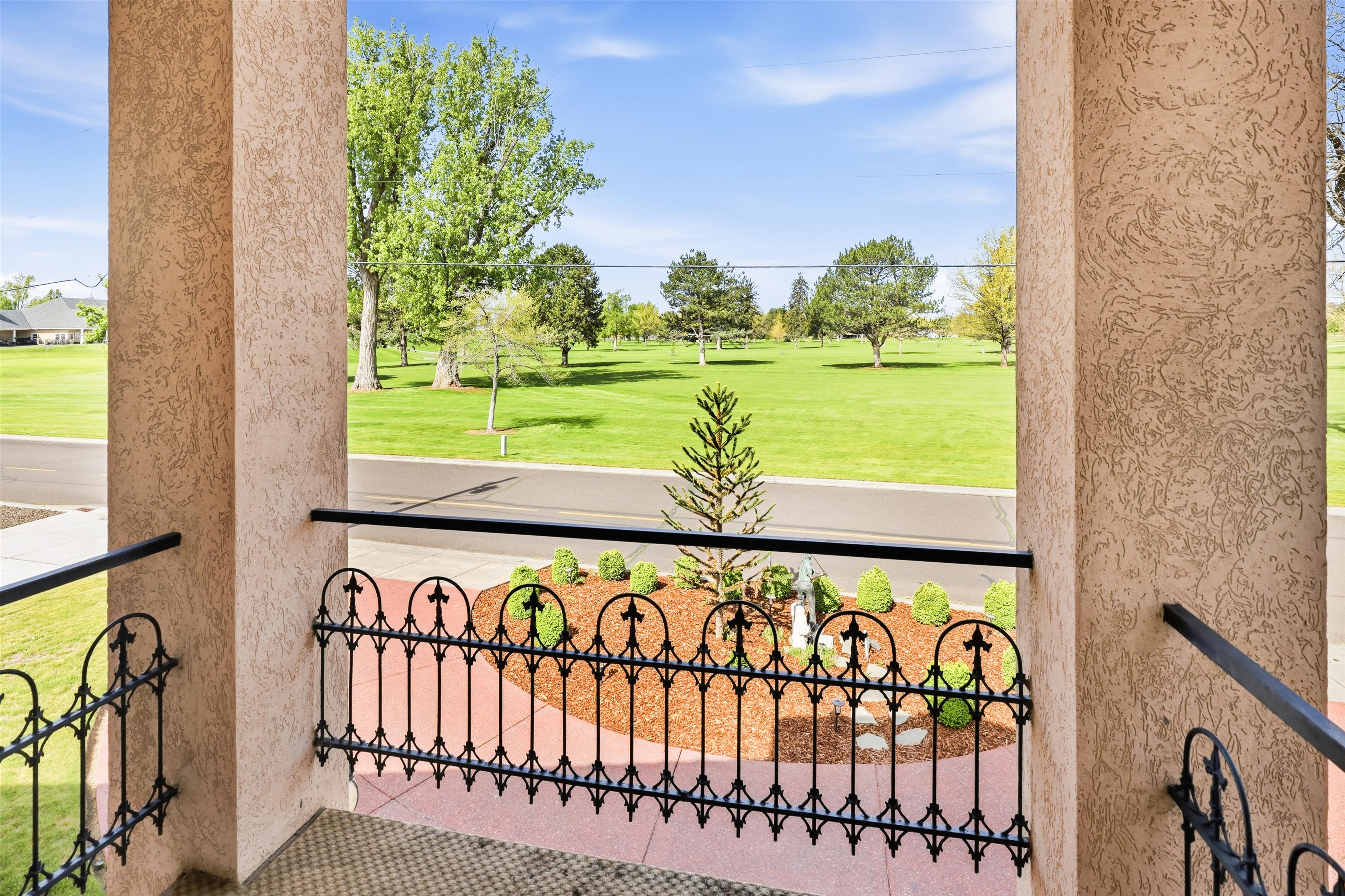  1255 Country Club Rd - 物件實景