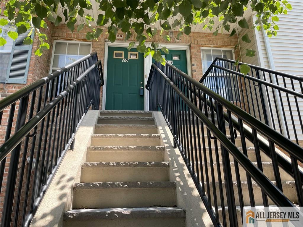 Newark, New Jersey, 07105, United States, 2 Bedrooms Bedrooms, ,3 BathroomsBathrooms,Residential,For Sale,2003519