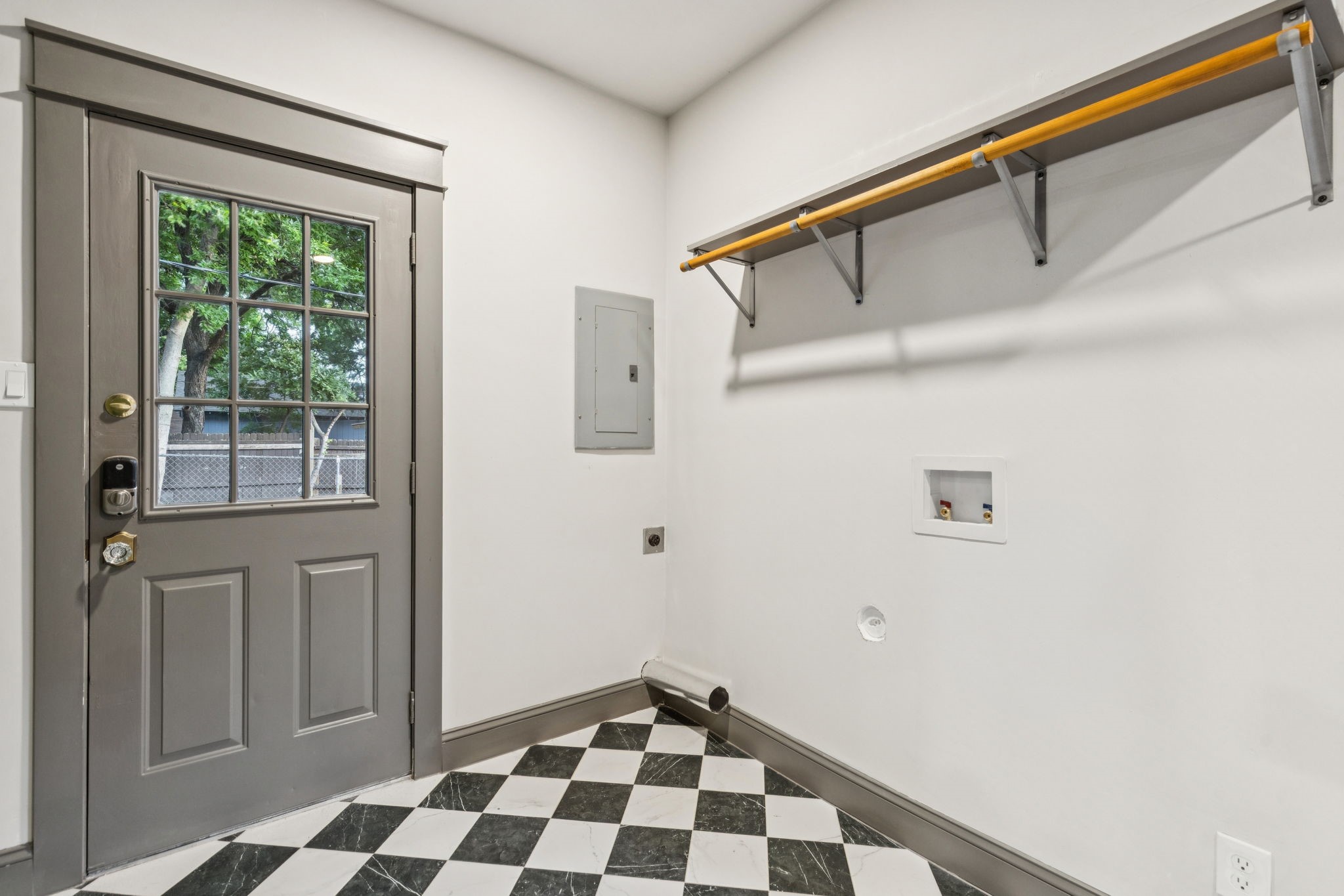 Dallas, Texas, 75208, United States, 3 Bedrooms Bedrooms, ,3 BathroomsBathrooms,Residential,For Sale,1926377