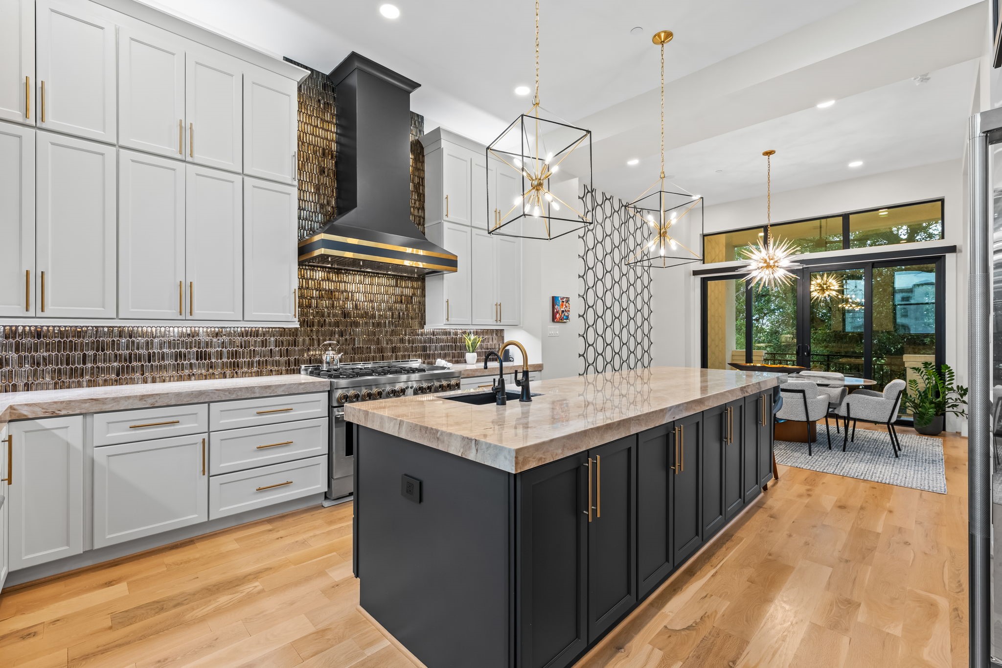  611 N Live Oak Street - 物件實景