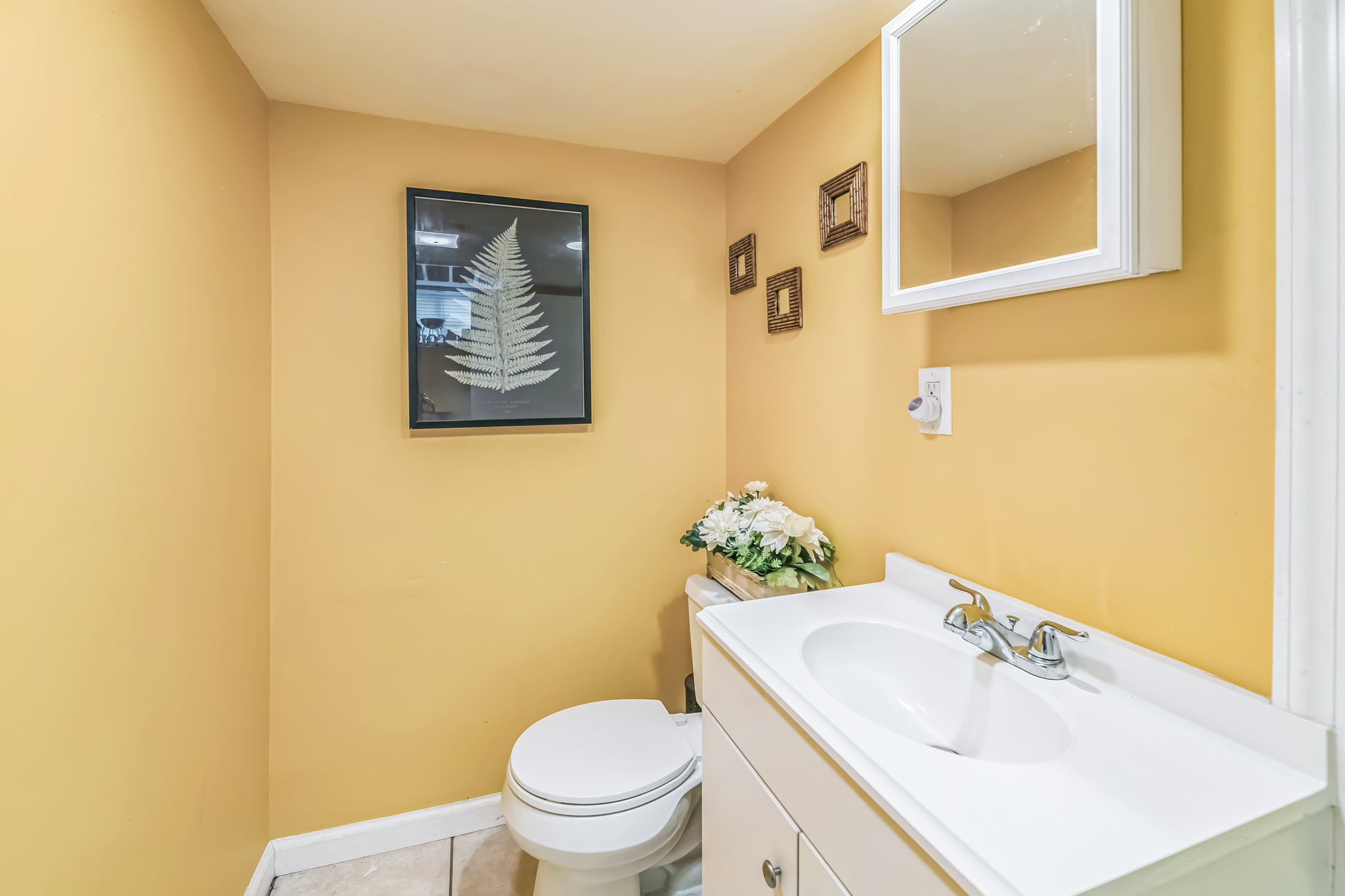 Elmwood Park, New Jersey, 07407, United States, 4 Bedrooms Bedrooms, ,3 BathroomsBathrooms,Residential,For Sale,1921760