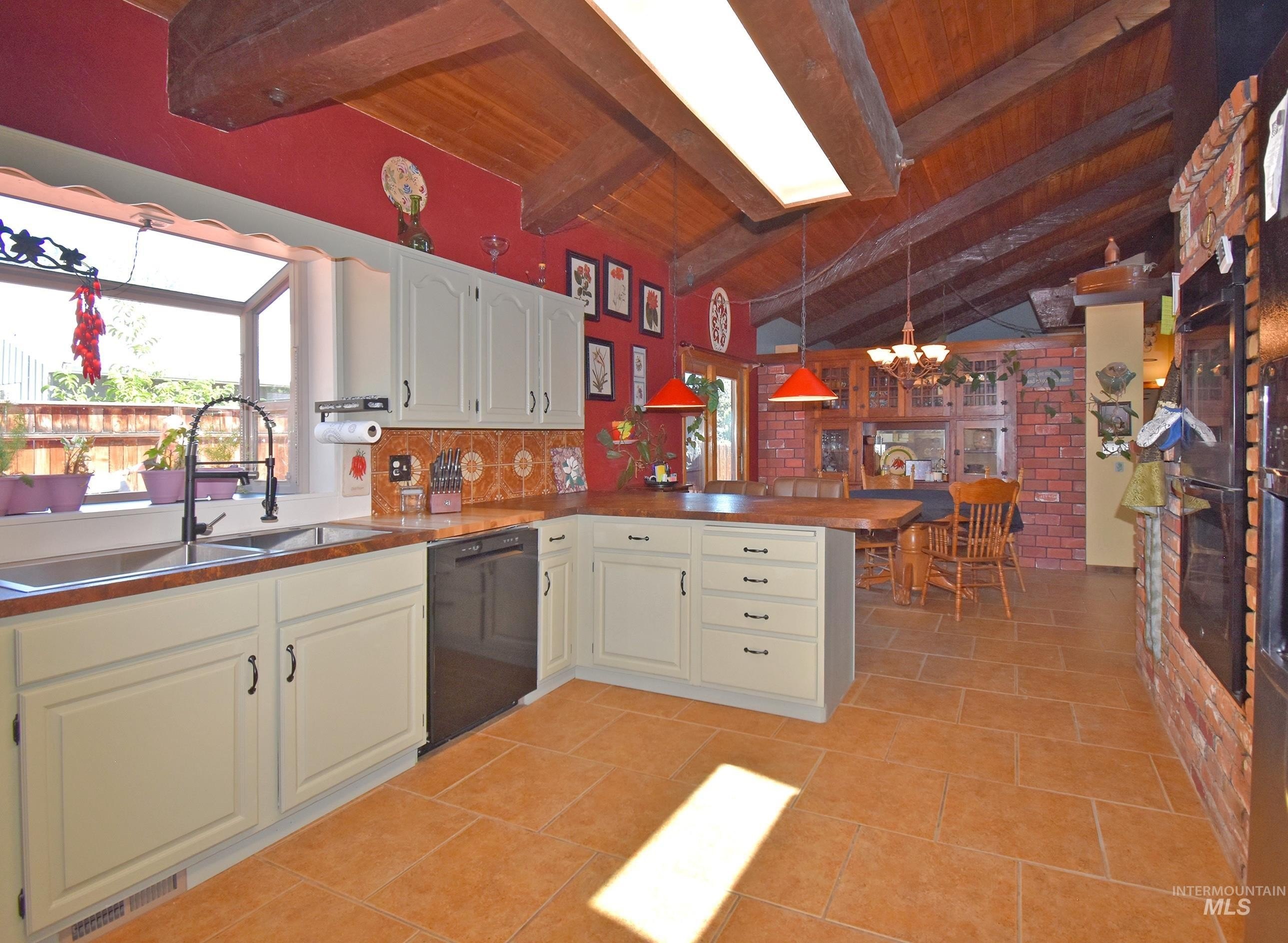 Clarkston, Washington, 99403, United States, 3 Bedrooms Bedrooms, ,2 BathroomsBathrooms,Residential,For Sale,1922851