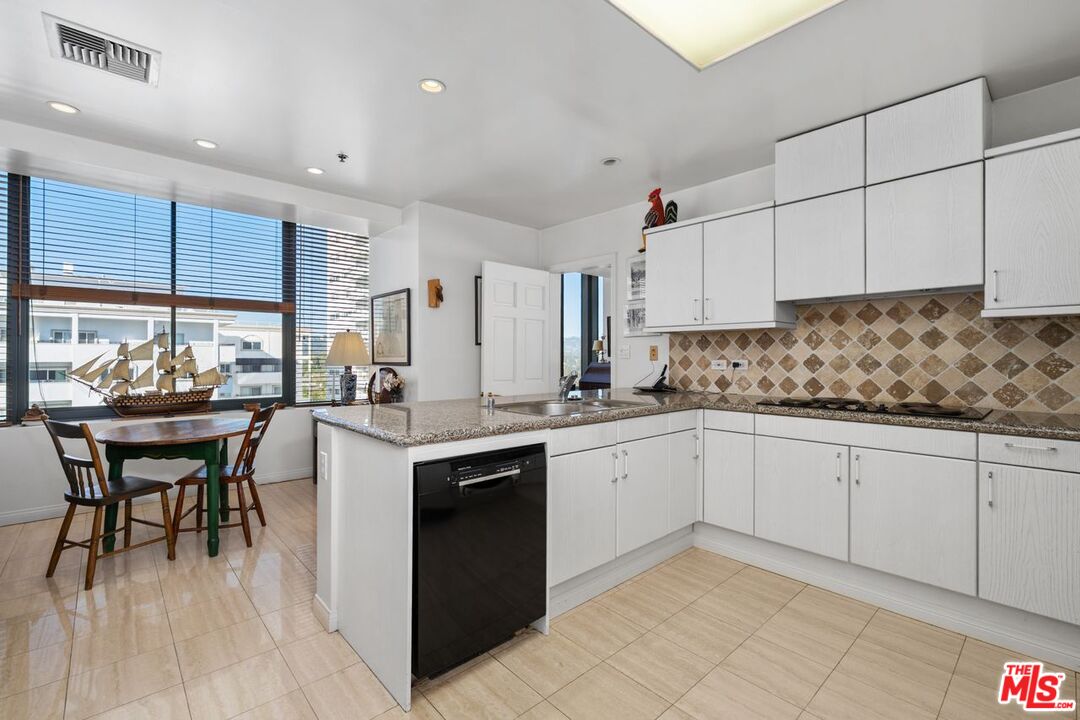 Los Angeles, California, 90024, United States, 2 Bedrooms Bedrooms, ,3 BathroomsBathrooms,Residential,For Sale,1993484