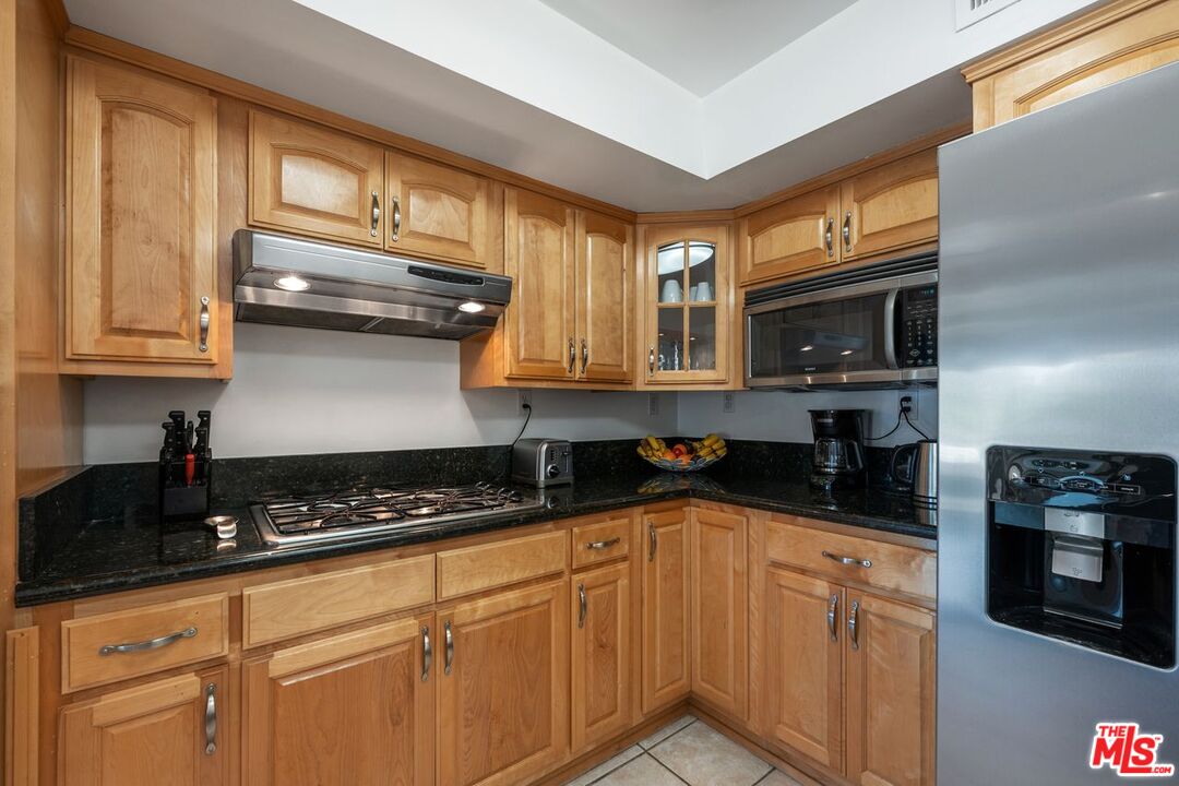 Santa Monica, California, 90404, United States, 3 Bedrooms Bedrooms, ,3 BathroomsBathrooms,Residential,For Sale,1779157