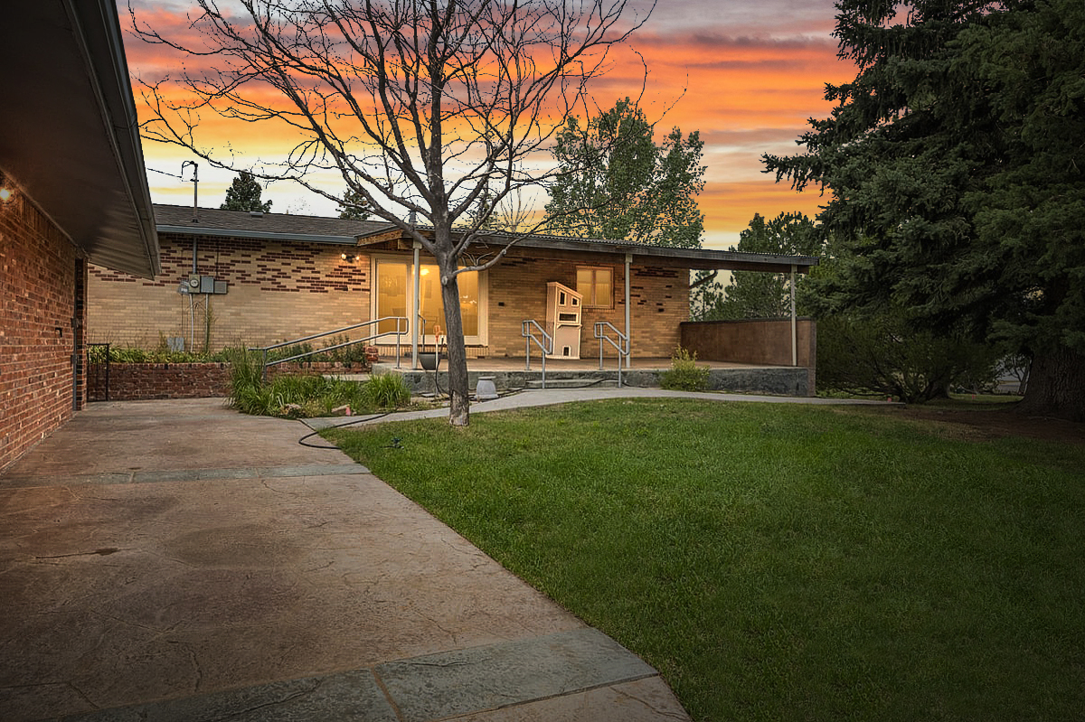 Cheyenne, Wyoming, 82009, United States, 5 Bedrooms Bedrooms, ,3 BathroomsBathrooms,Residential,For Sale,1981305