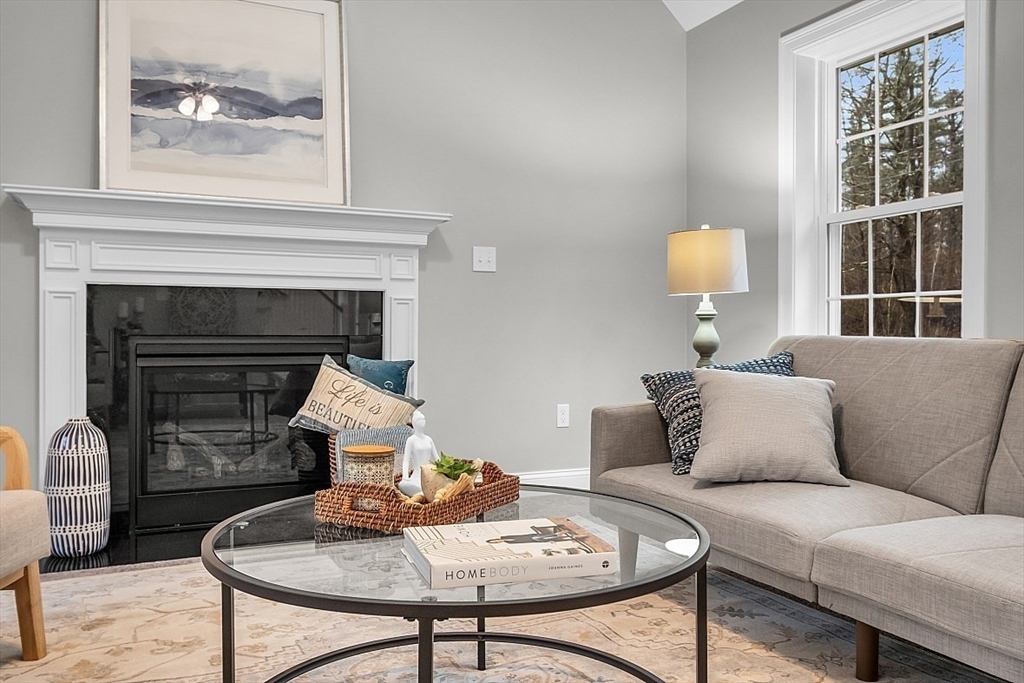 Leominster, Massachusetts, 01453, United States, 4 Bedrooms Bedrooms, ,3 BathroomsBathrooms,Residential,For Sale,1828563
