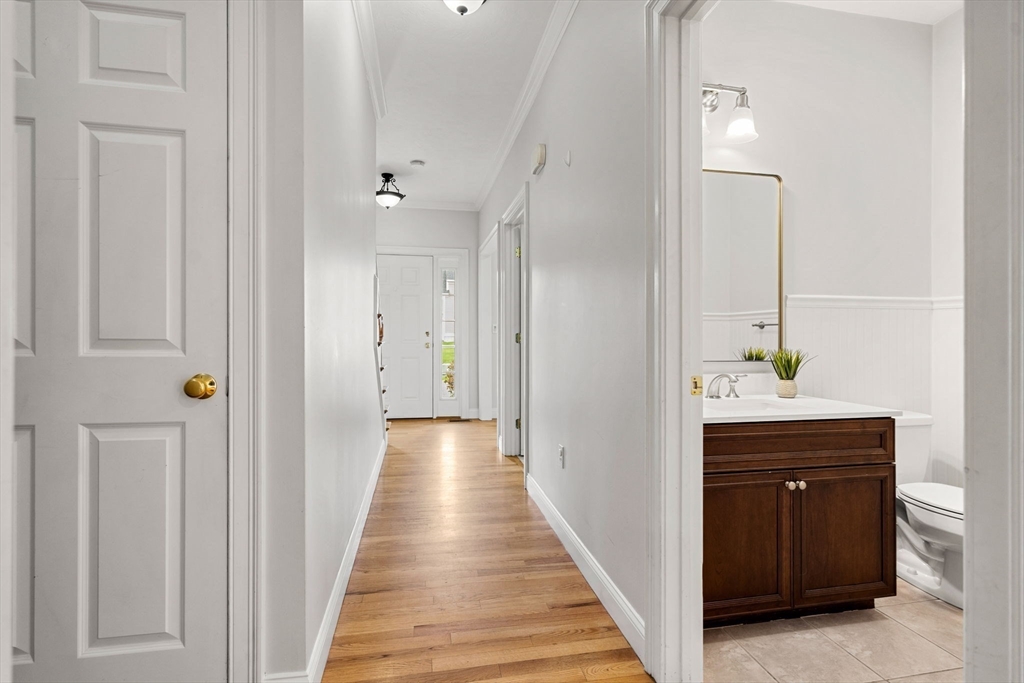 Groton, Massachusetts, 01450, United States, 3 Bedrooms Bedrooms, ,3 BathroomsBathrooms,Residential,For Sale,1987662