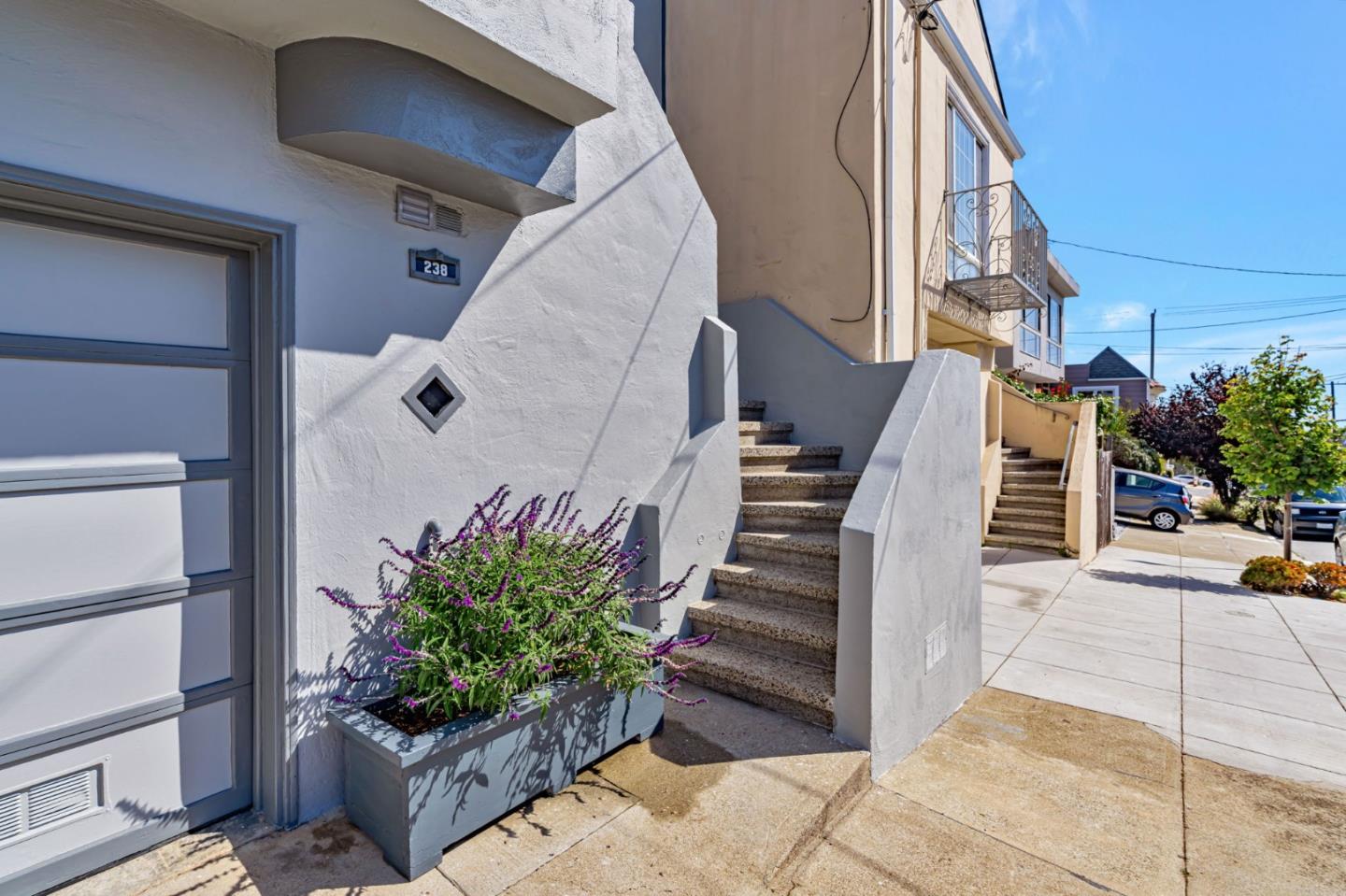 San Francisco, California, 94134, United States, 2 Bedrooms Bedrooms, ,1 BathroomBathrooms,Residential,For Sale,1926351