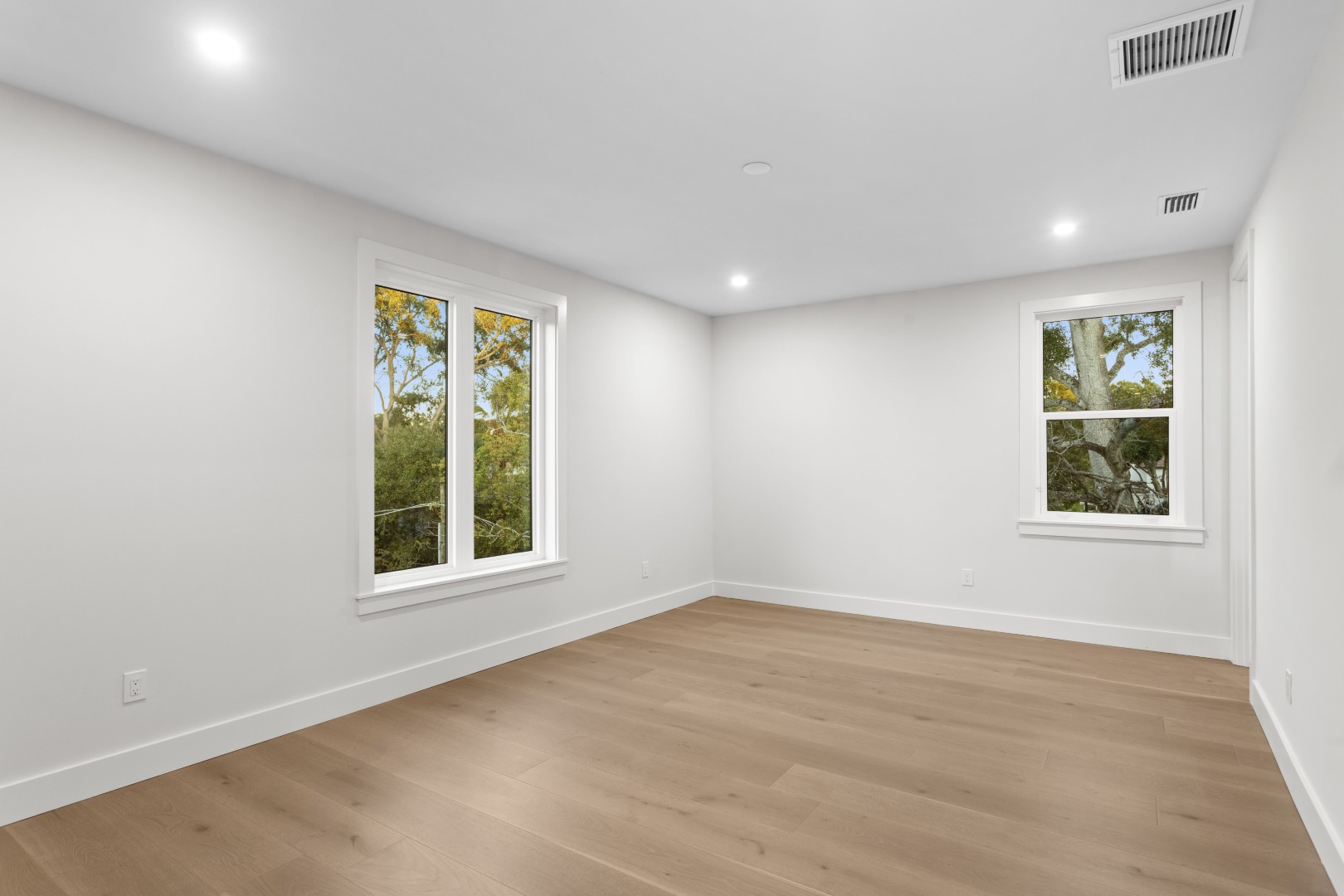 Tampa, Florida, 33629, United States, 5 Bedrooms Bedrooms, ,7 BathroomsBathrooms,Residential,For Sale,1993853