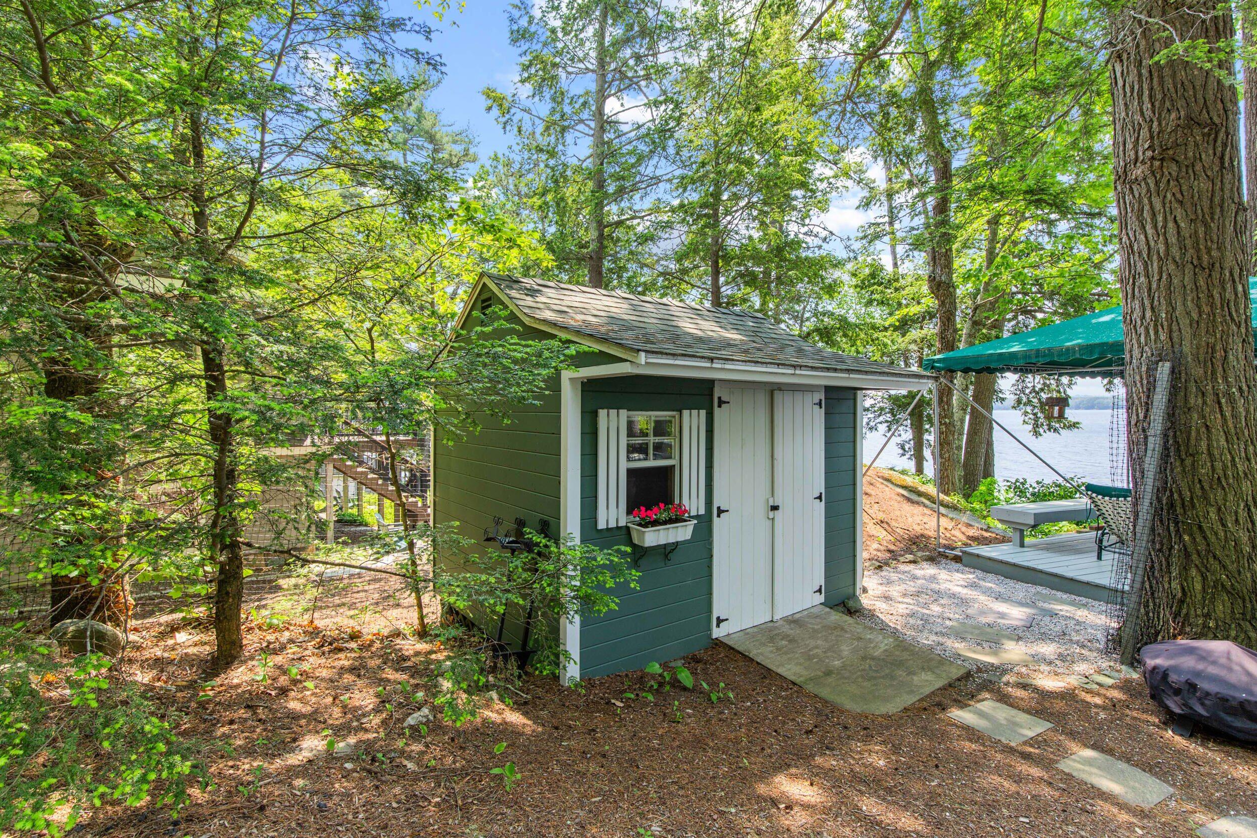 Raymond, Maine, 04071, United States, 4 Bedrooms Bedrooms, ,3 BathroomsBathrooms,Residential,For Sale,1974658