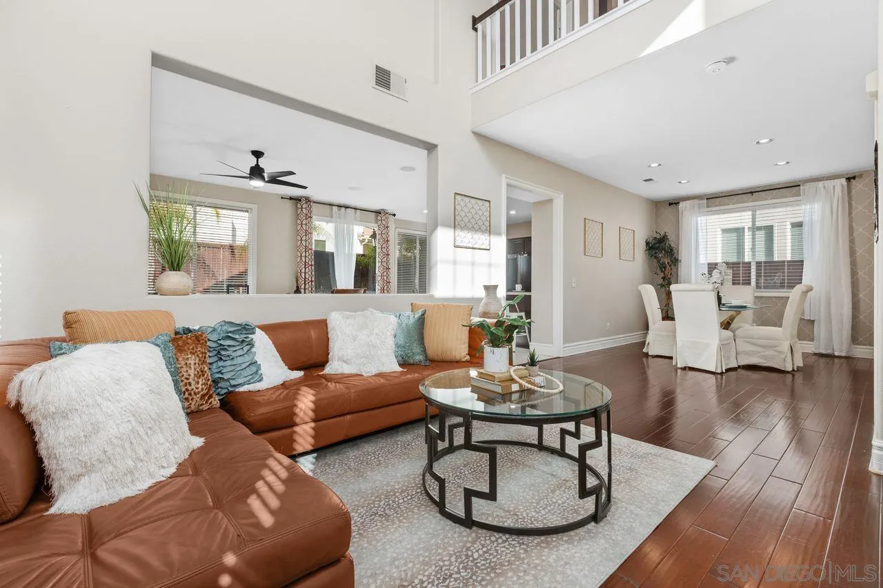 Escondido, California, 92026, United States, 3 Bedrooms Bedrooms, ,3 BathroomsBathrooms,Residential,For Sale,2003359