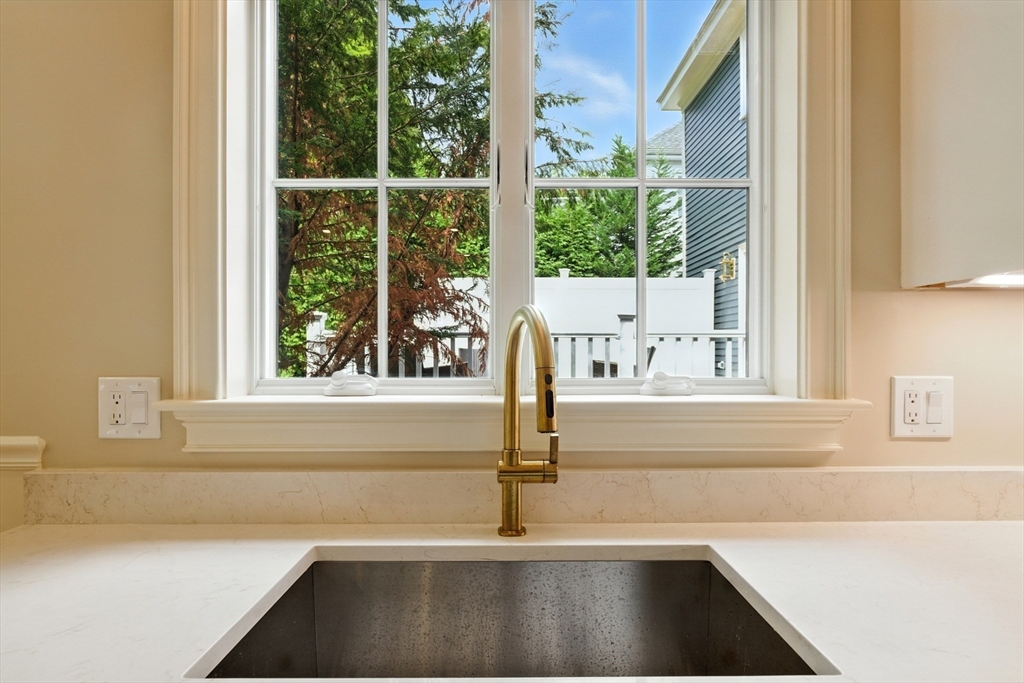Newton, Massachusetts, 02459, United States, 5 Bedrooms Bedrooms, ,6 BathroomsBathrooms,Residential,For Sale,1938580