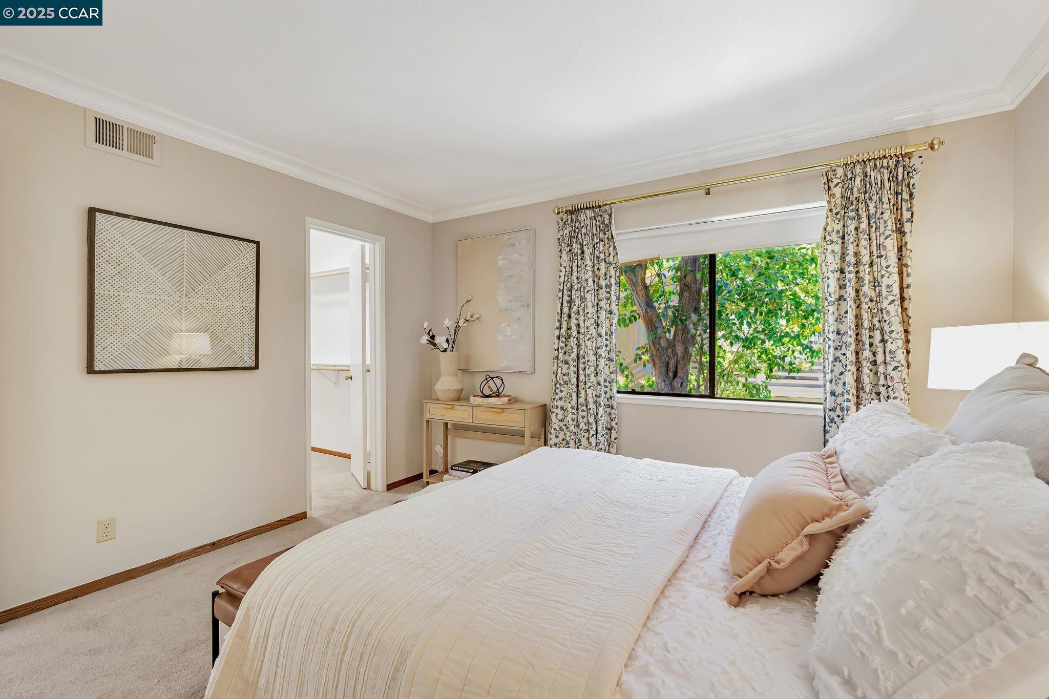 Walnut Creek, California, 94595, United States, 3 Bedrooms Bedrooms, ,2 BathroomsBathrooms,Residential,For Sale,1924398