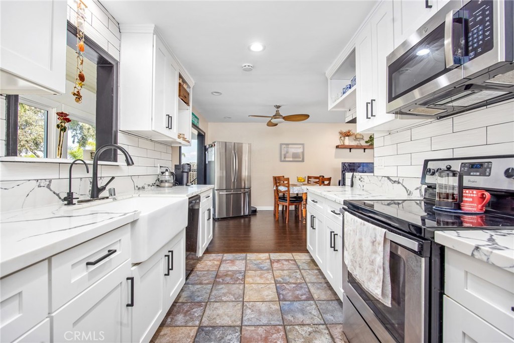 Canyon Lake, California, 92587, United States, 3 Bedrooms Bedrooms, ,2 BathroomsBathrooms,Residential,For Sale,2017338