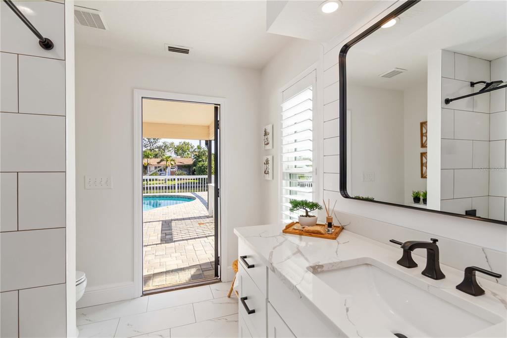 Palmetto, Florida, 34221, United States, 4 Bedrooms Bedrooms, ,3 BathroomsBathrooms,Residential,For Sale,1836925
