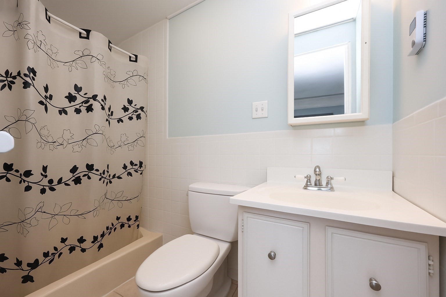 Winthrop, Massachusetts, 02152, United States, 4 Bedrooms Bedrooms, ,2 BathroomsBathrooms,Residential,For Sale,1927935