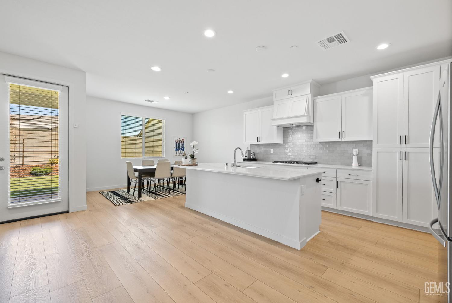 Bakersfield, California, 93311, United States, 5 Bedrooms Bedrooms, ,3 BathroomsBathrooms,Residential,For Sale,1908914