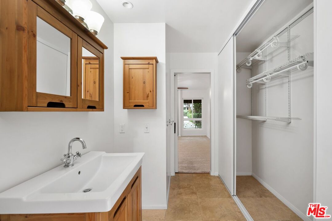 Culver City, California, 90230, United States, 2 Bedrooms Bedrooms, ,2 BathroomsBathrooms,Residential,For Sale,1901861
