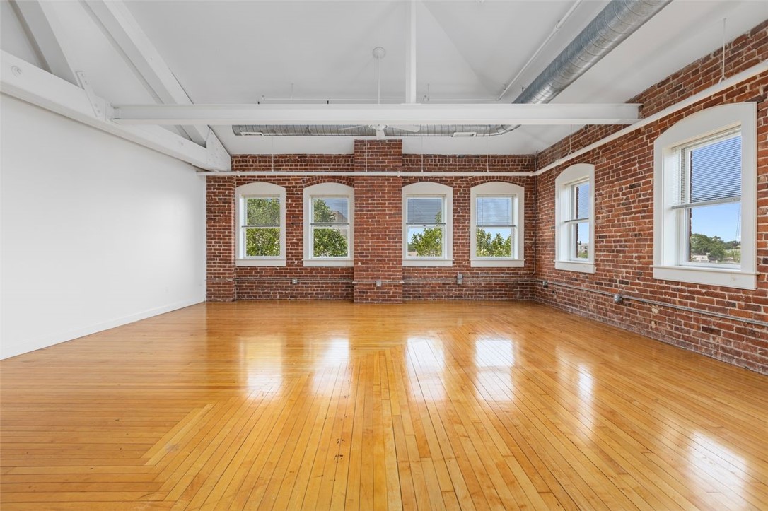 Providence, Rhode Island, 02903, United States, 1 Bedroom Bedrooms, ,2 BathroomsBathrooms,Residential,For Sale,1917986