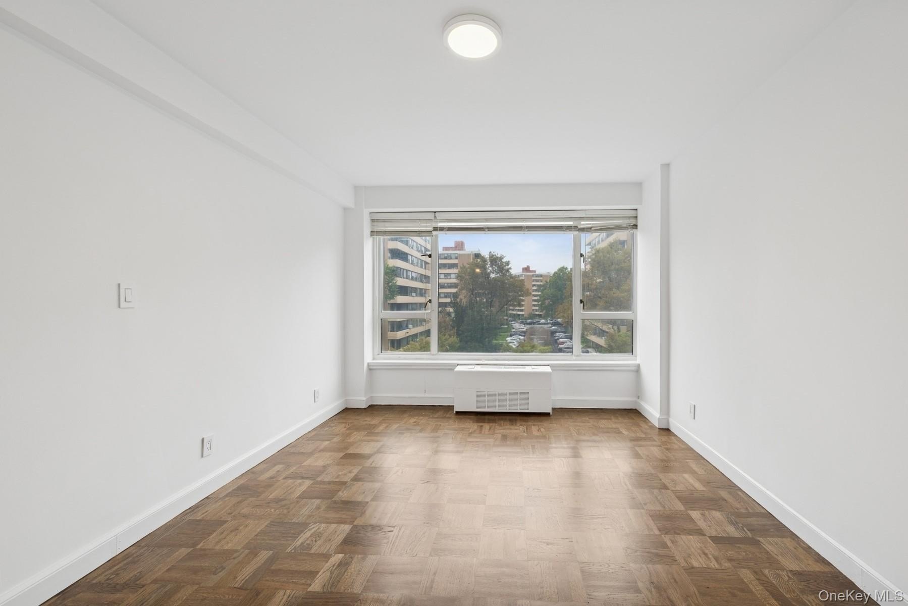 Beechhurst, New York, 11357, United States, 3 Bedrooms Bedrooms, ,2 BathroomsBathrooms,Residential,For Sale,1975309