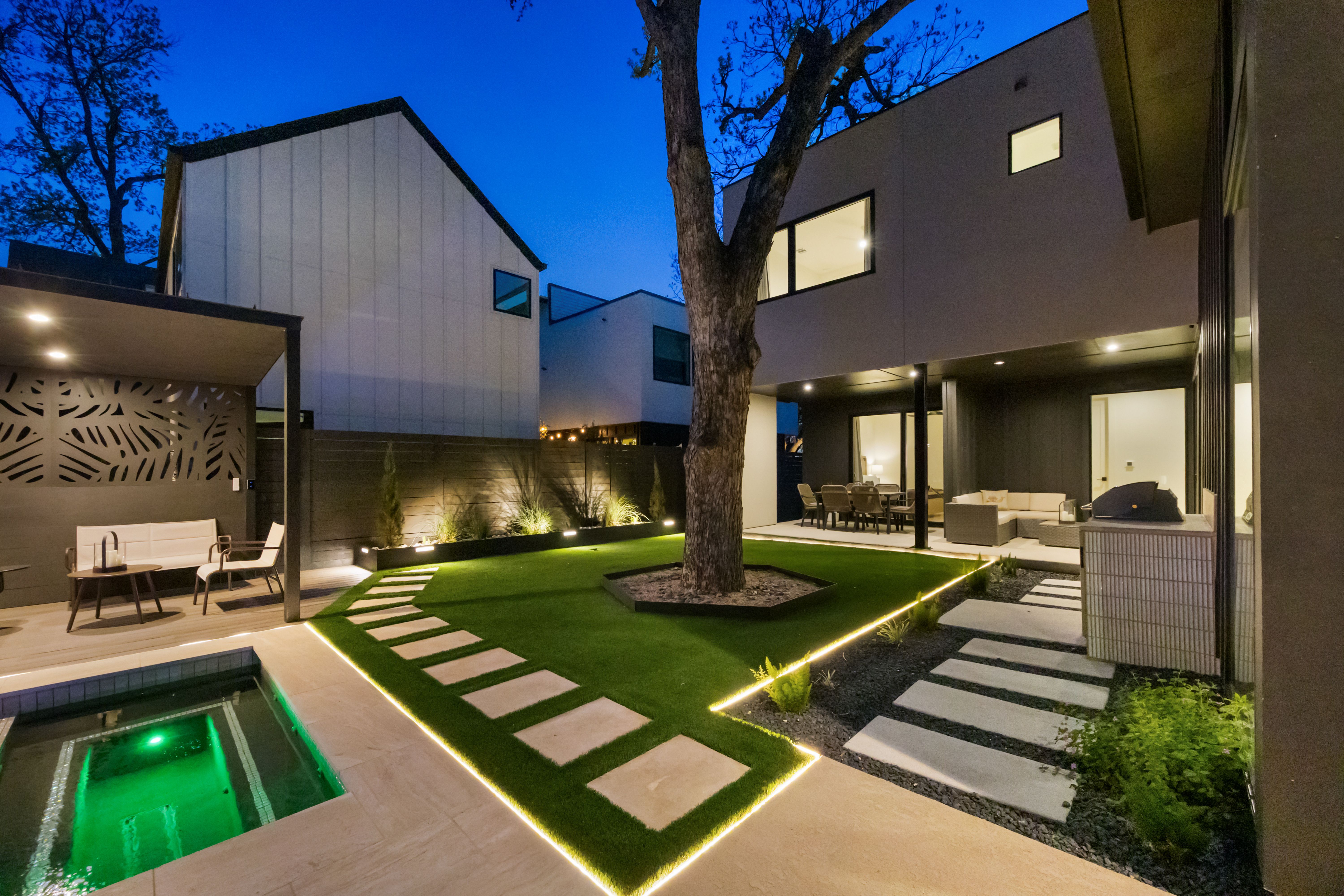  Striking Cobalt Design Home - 物件實景