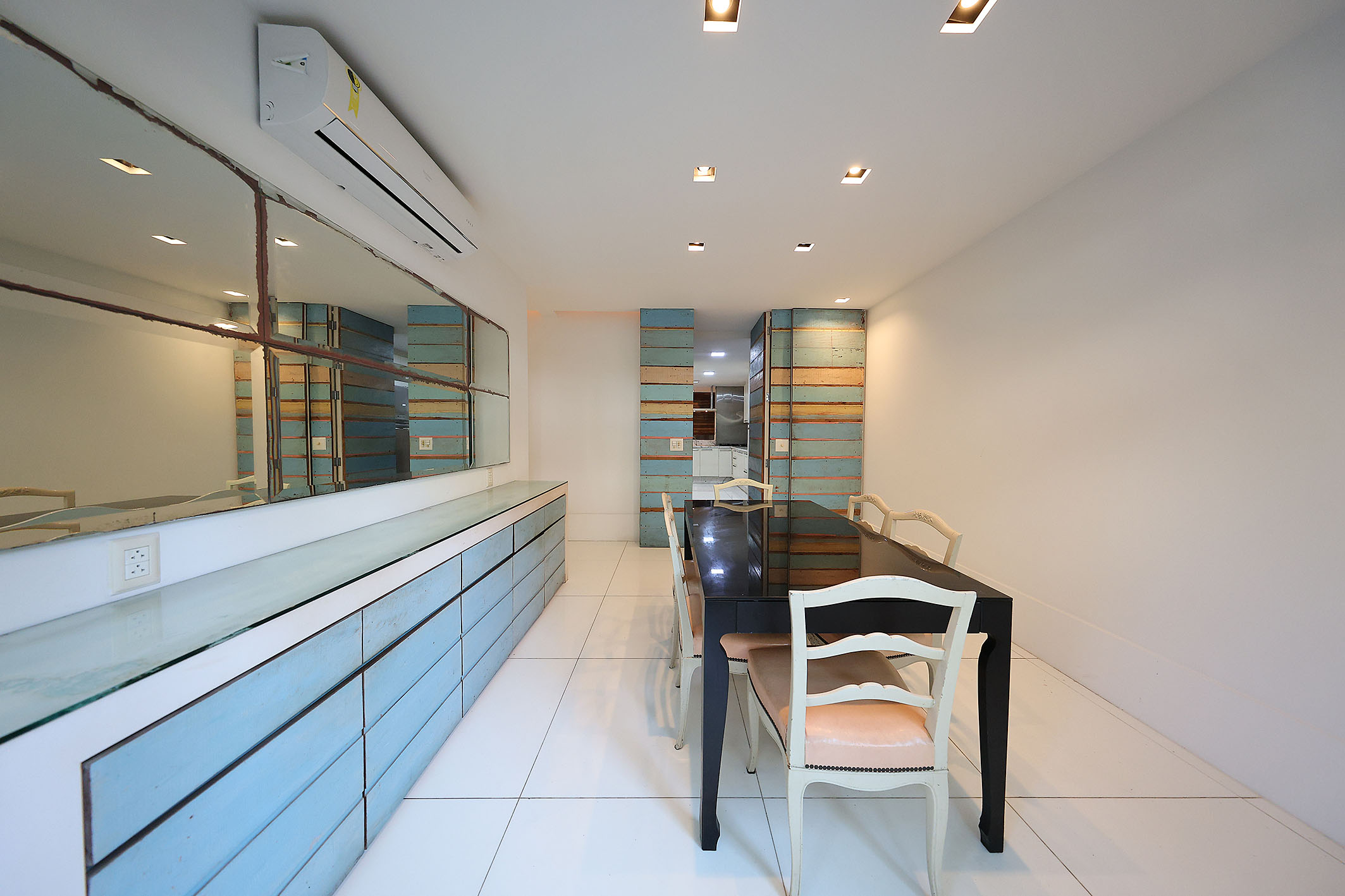  Residence near the beach on a gated street with 24-hour security - 物件實景