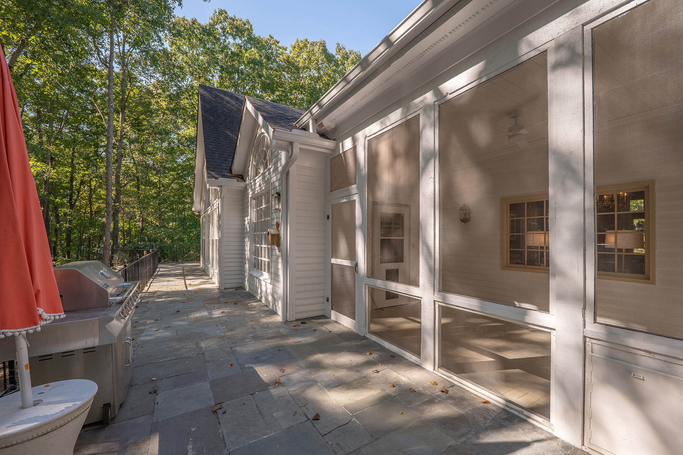 Timeless Colonial Elegance on Two Private Wooded Acres in Litchfield Hundred - 物件實景