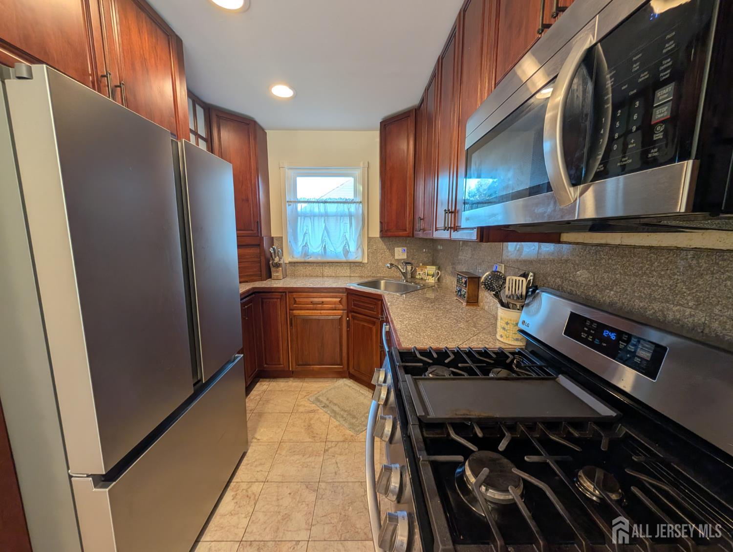 Old Bridge, New Jersey, 08857, United States, 3 Bedrooms Bedrooms, ,2 BathroomsBathrooms,Residential,For Sale,1849014