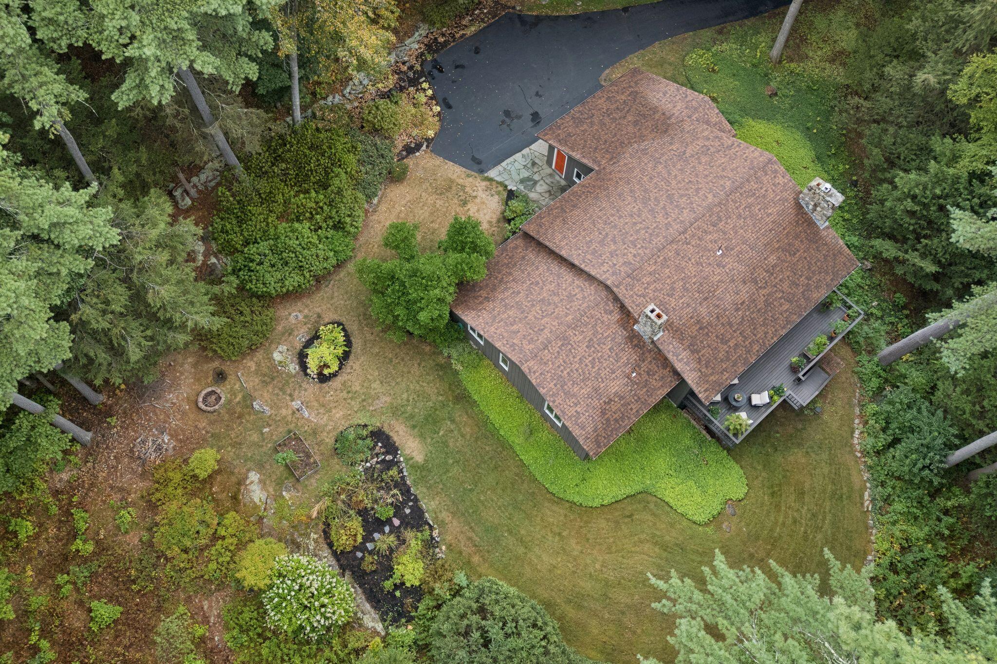 Falmouth, Maine, 04105, United States, 3 Bedrooms Bedrooms, ,3 BathroomsBathrooms,Residential,For Sale,1951147