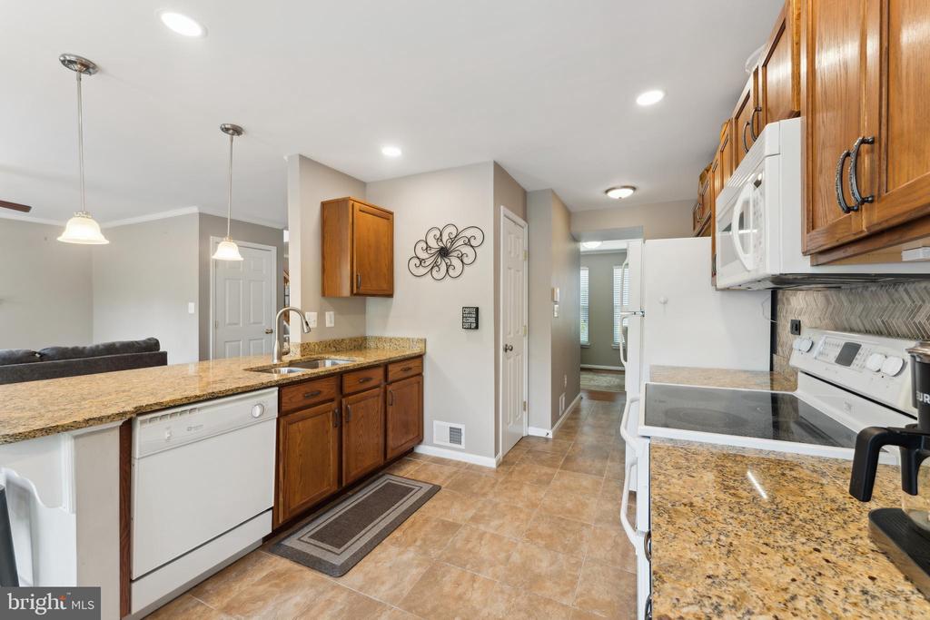 Round Hill, Virginia, 20141, United States, 4 Bedrooms Bedrooms, ,3 BathroomsBathrooms,Residential,For Sale,1944967
