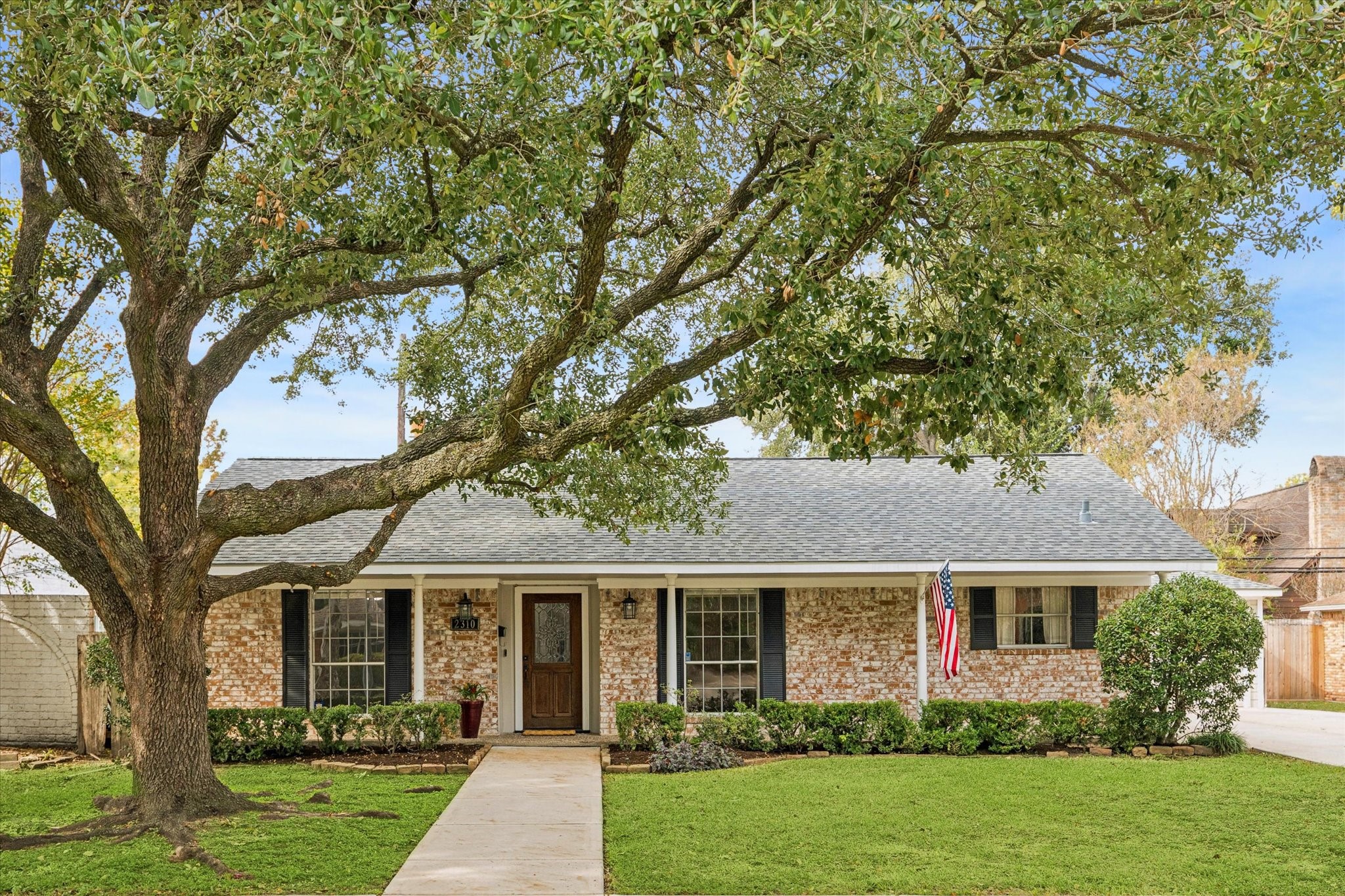 2310 Walnut Bend Lane - 物件實景