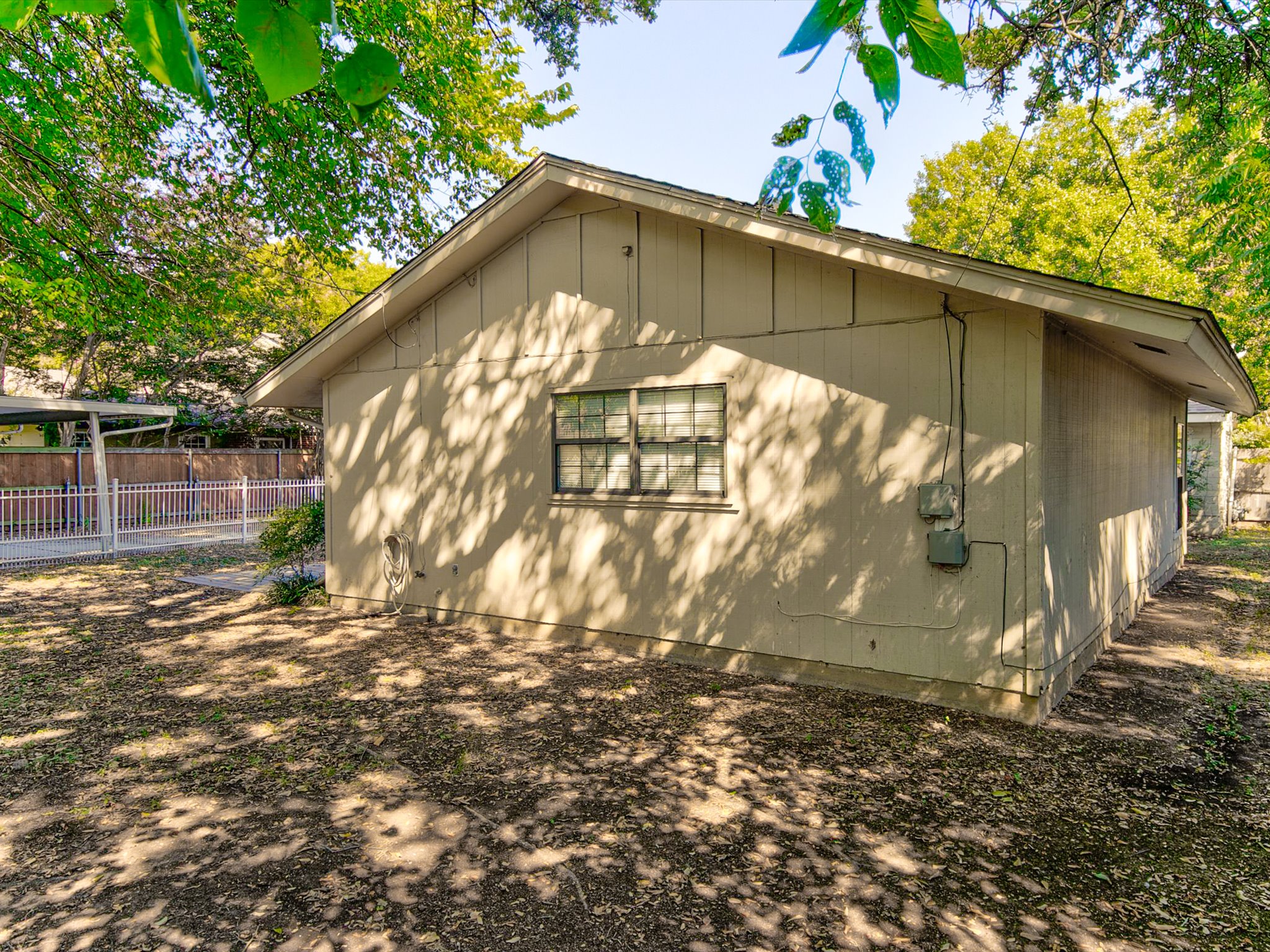 Charming home on spacious lot close proximity to the TCU baseball field - 物件實景