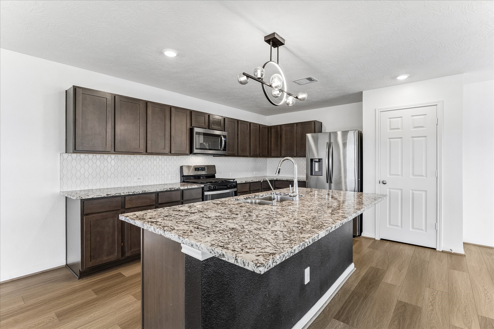  2531 Eden Ridge Way - 物件實景