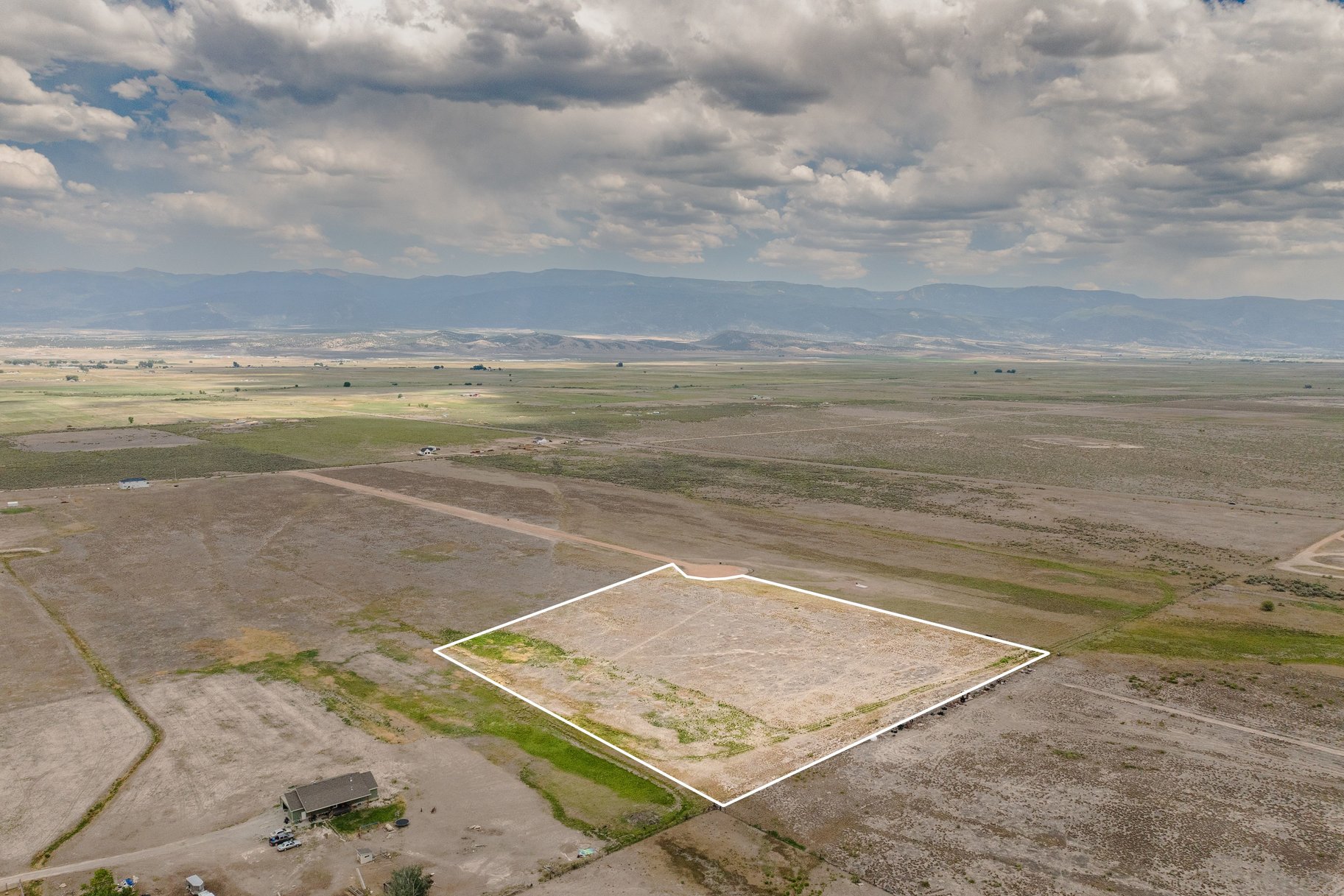  8.5-Acre Lots, No HOA, Stunning Horseshoe Mountain Views - 物件實景