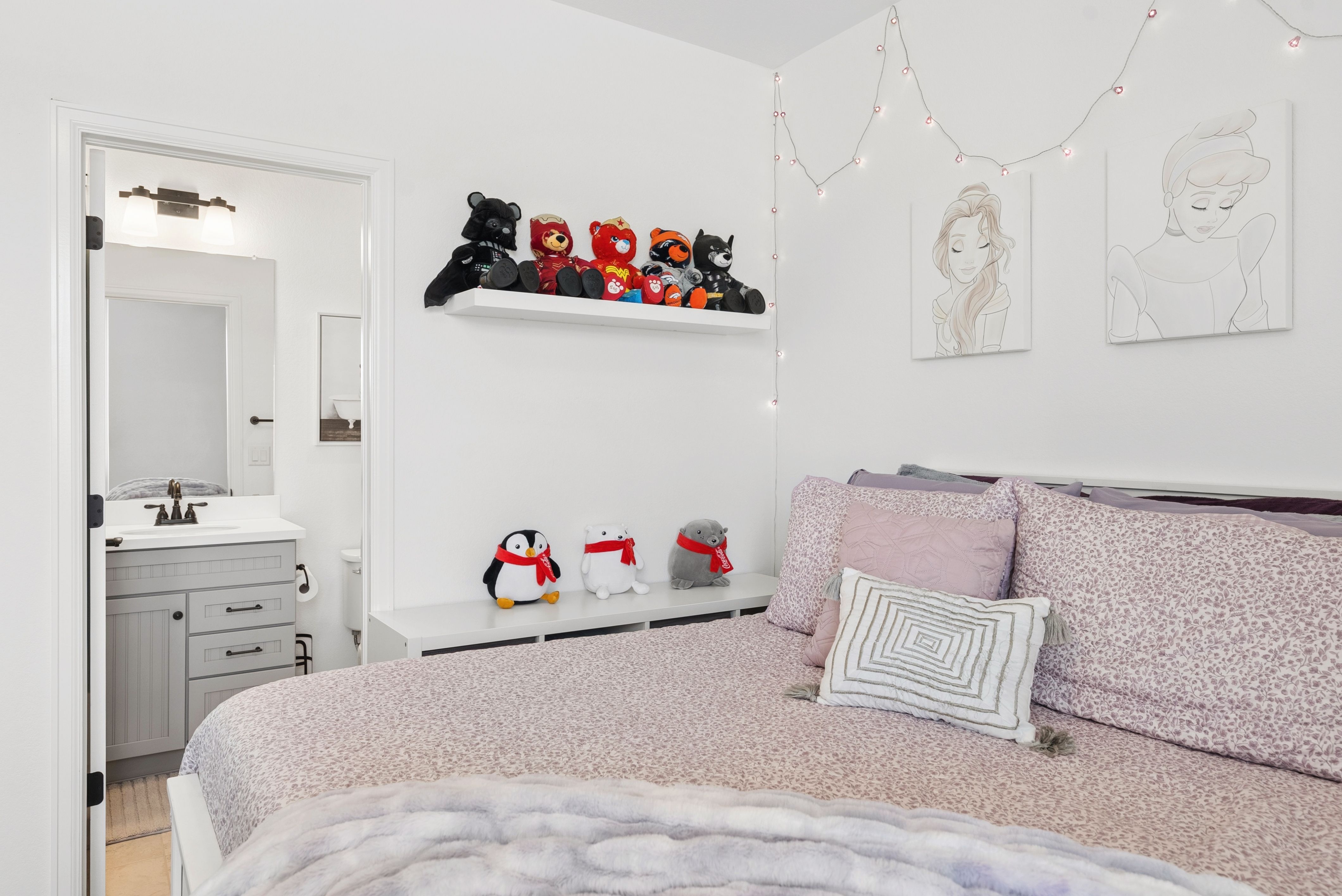  Newer construction, thoughtful design, and beautifully scaled spaces - 物件實景