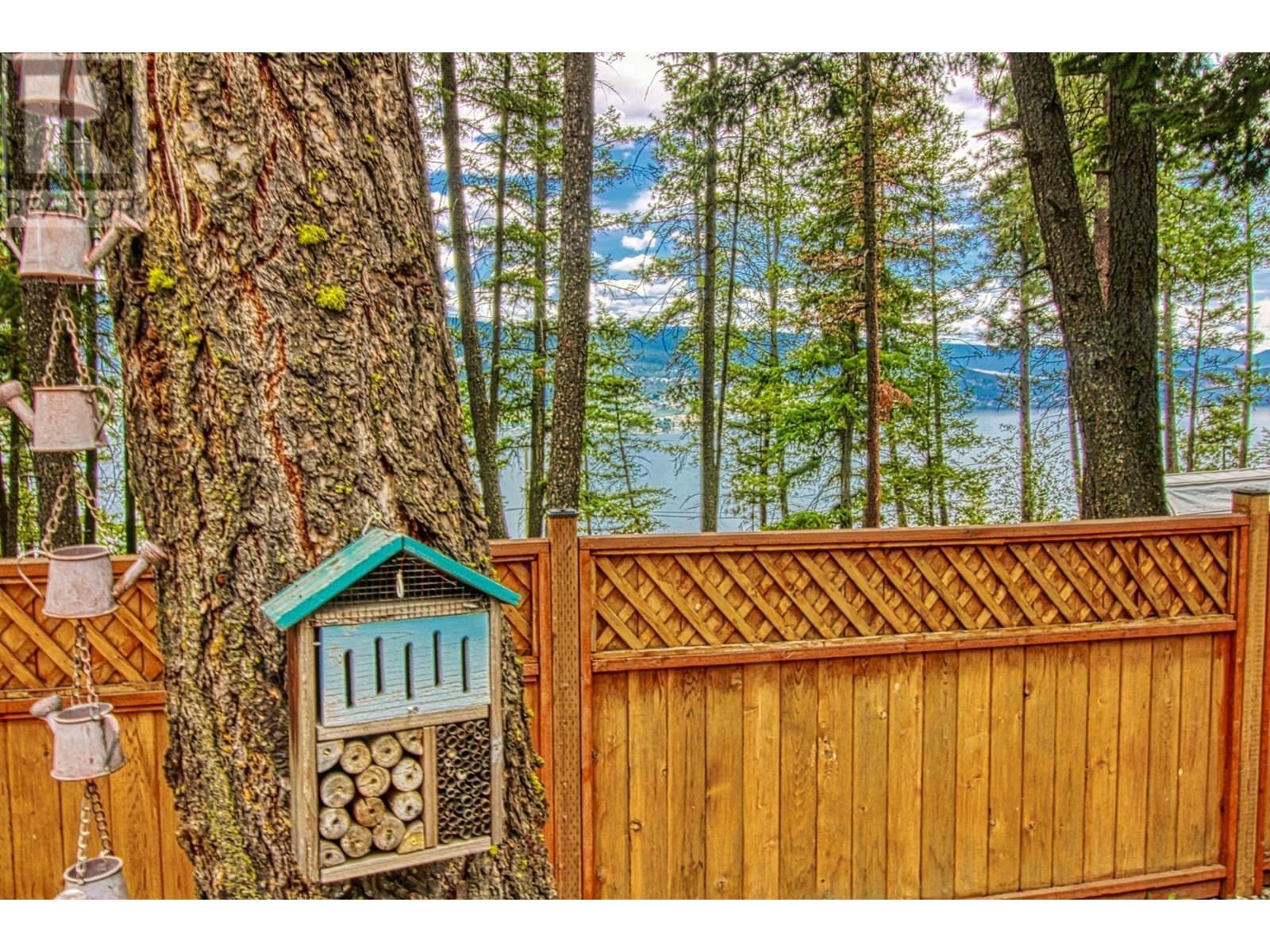 KELOWNA, British Columbia, V1Z 3W4, CA, 5 Bedrooms Bedrooms, ,3 BathroomsBathrooms,Residential,For Sale,1876914