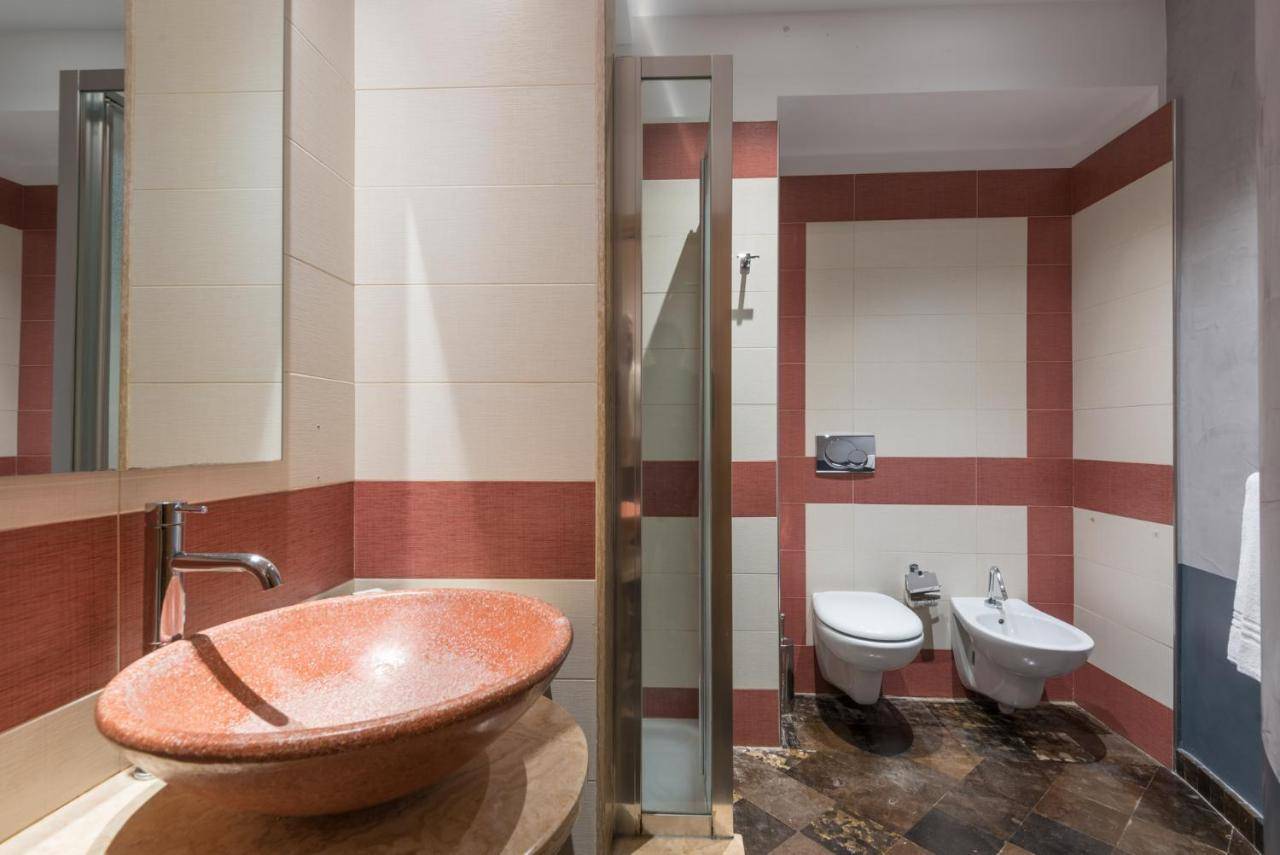 Ragusa, Ragusa, 97100, IT, 11 Bedrooms Bedrooms, ,11 BathroomsBathrooms,Residential,For Sale,1687176