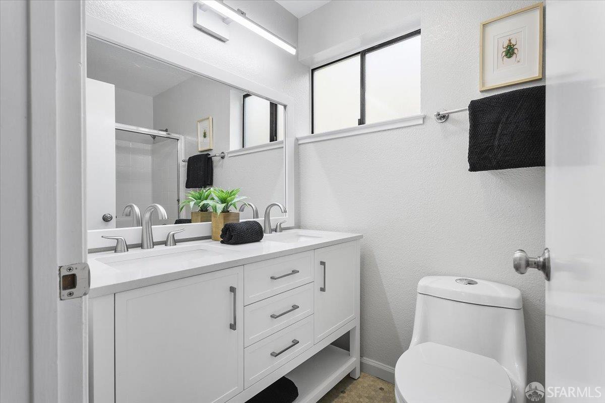 San Francisco, California, 94124, United States, 3 Bedrooms Bedrooms, ,2 BathroomsBathrooms,Residential,For Sale,2001801