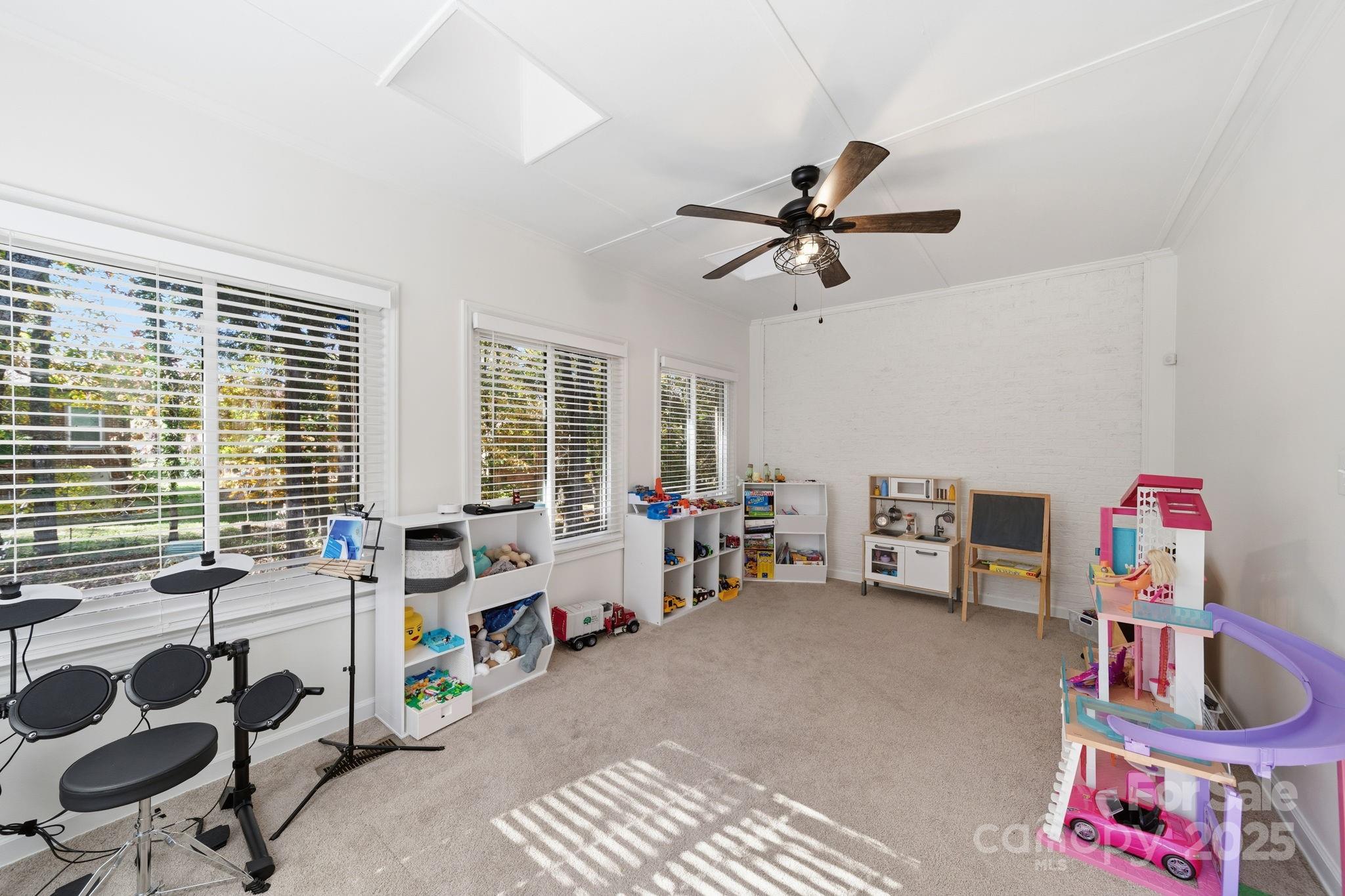 Charlotte, North Carolina, 28226, United States, 3 Bedrooms Bedrooms, ,2 BathroomsBathrooms,Residential,For Sale,1991268