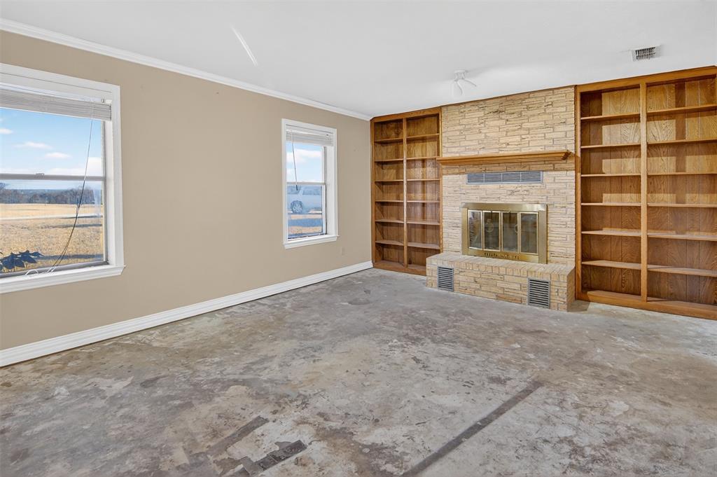 Weatherford, Texas, 76087, United States, 3 Bedrooms Bedrooms, ,2 BathroomsBathrooms,Residential,For Sale,2005416