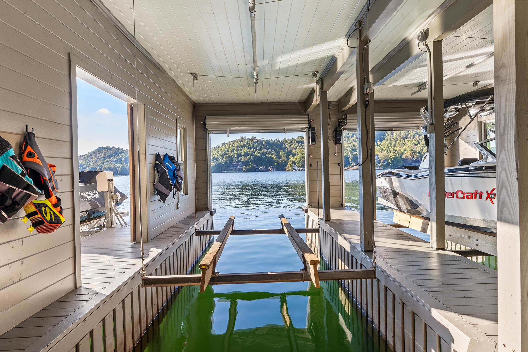  Breathtaking Lake Burton Views from an Exceptional Custom Lakehouse - 物件實景