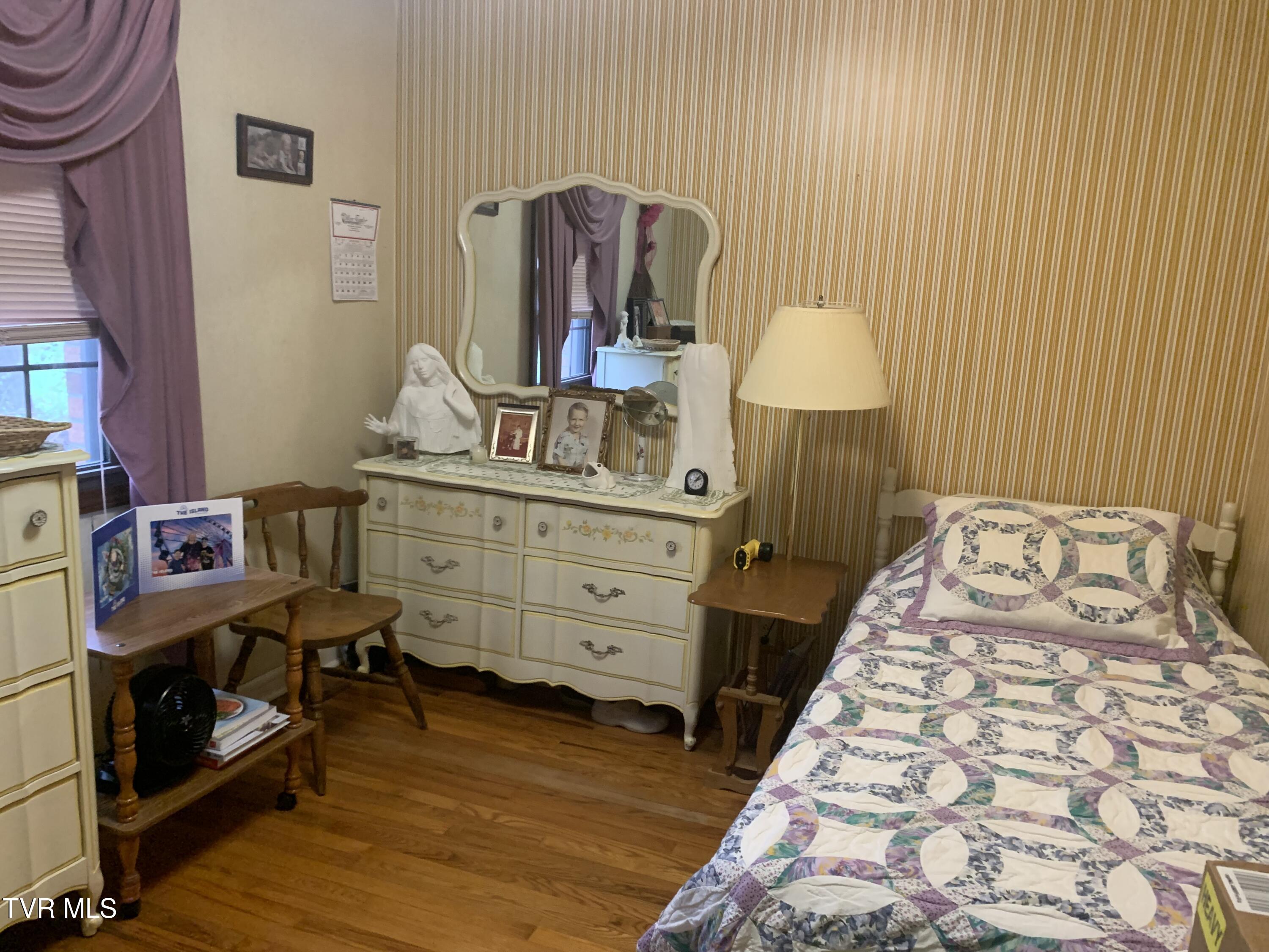 Jonesborough, Tennessee, 37659, United States, 3 Bedrooms Bedrooms, ,3 BathroomsBathrooms,Residential,For Sale,1888653