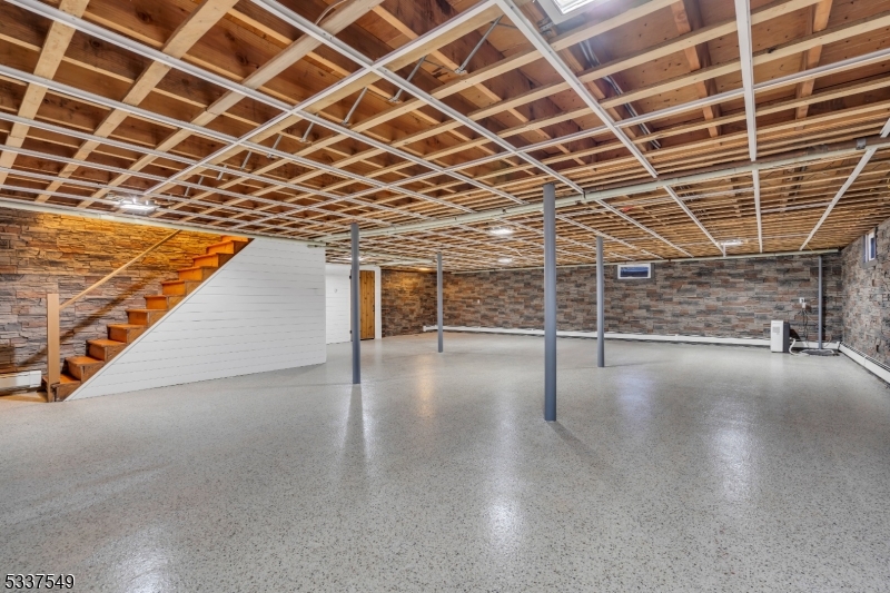 Raritan Twp., New Jersey, 08822, United States, 3 Bedrooms Bedrooms, ,2 BathroomsBathrooms,Residential,For Sale,1951157