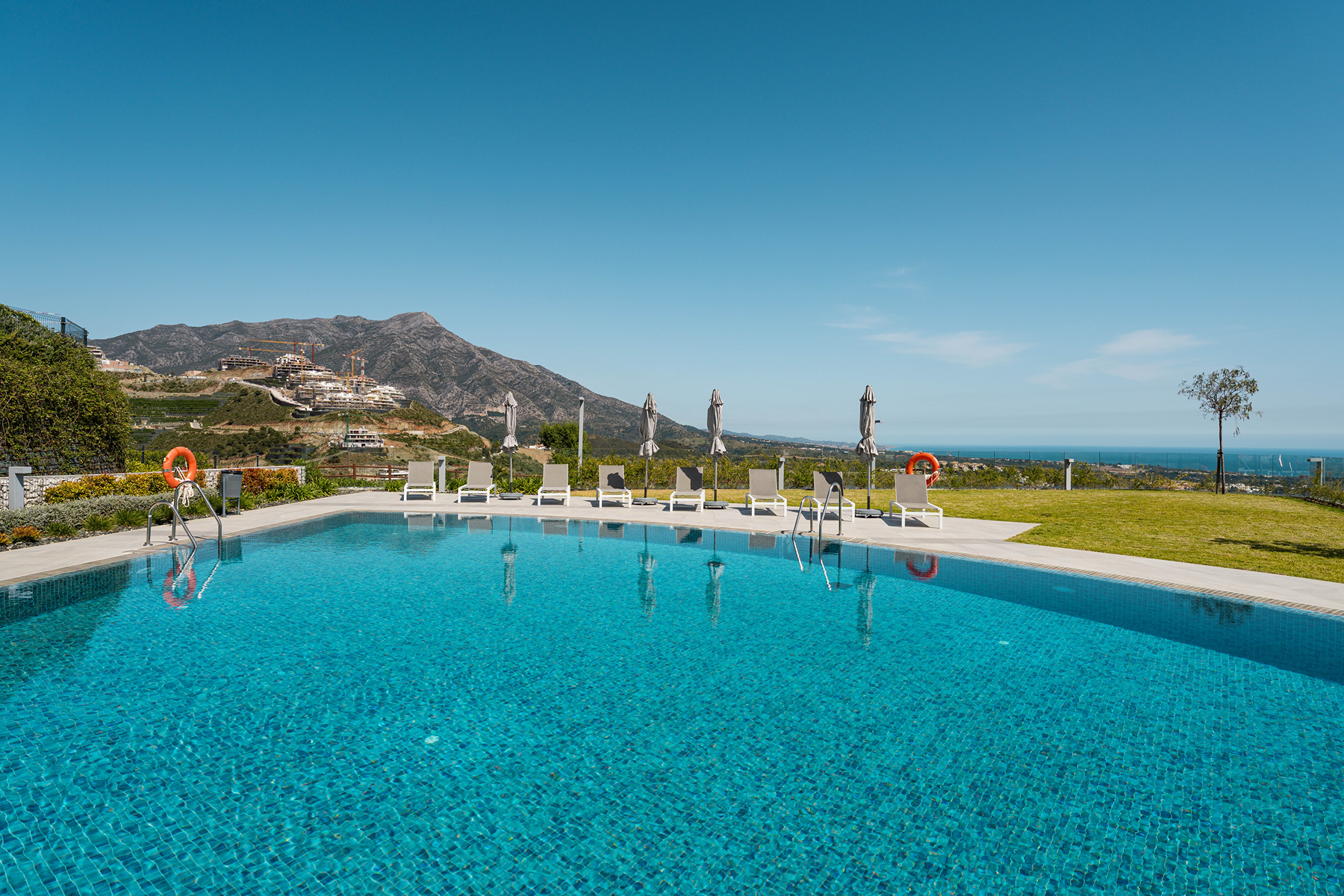  Duplex penthouse with terraces and sea views in Real de La Quinta - 物件實景