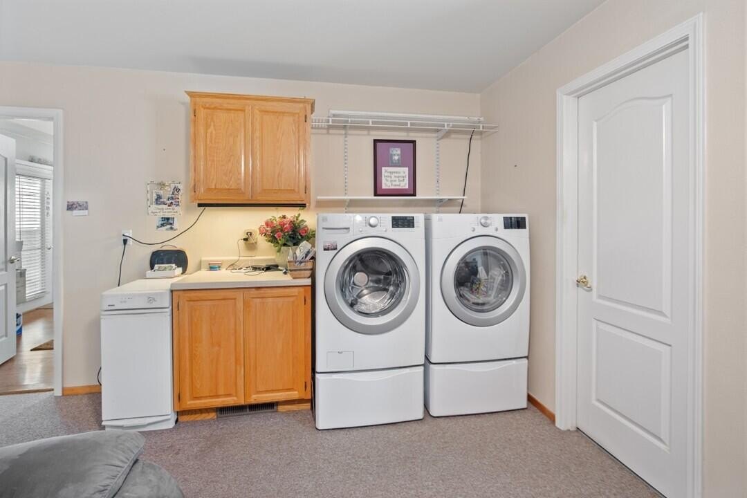 Rogue River, Oregon, 97537, United States, 3 Bedrooms Bedrooms, ,3 BathroomsBathrooms,Residential,For Sale,1944888
