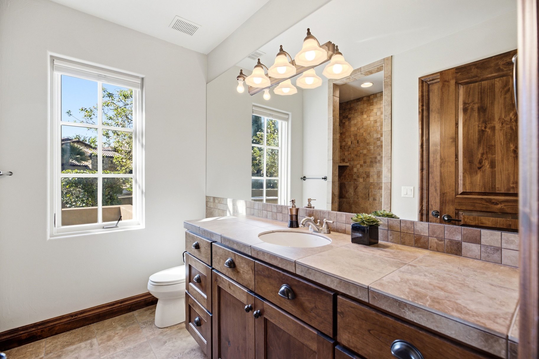  French Country Estate, Tucked Within an Exclusive Luxury Gated Community - 物件實景